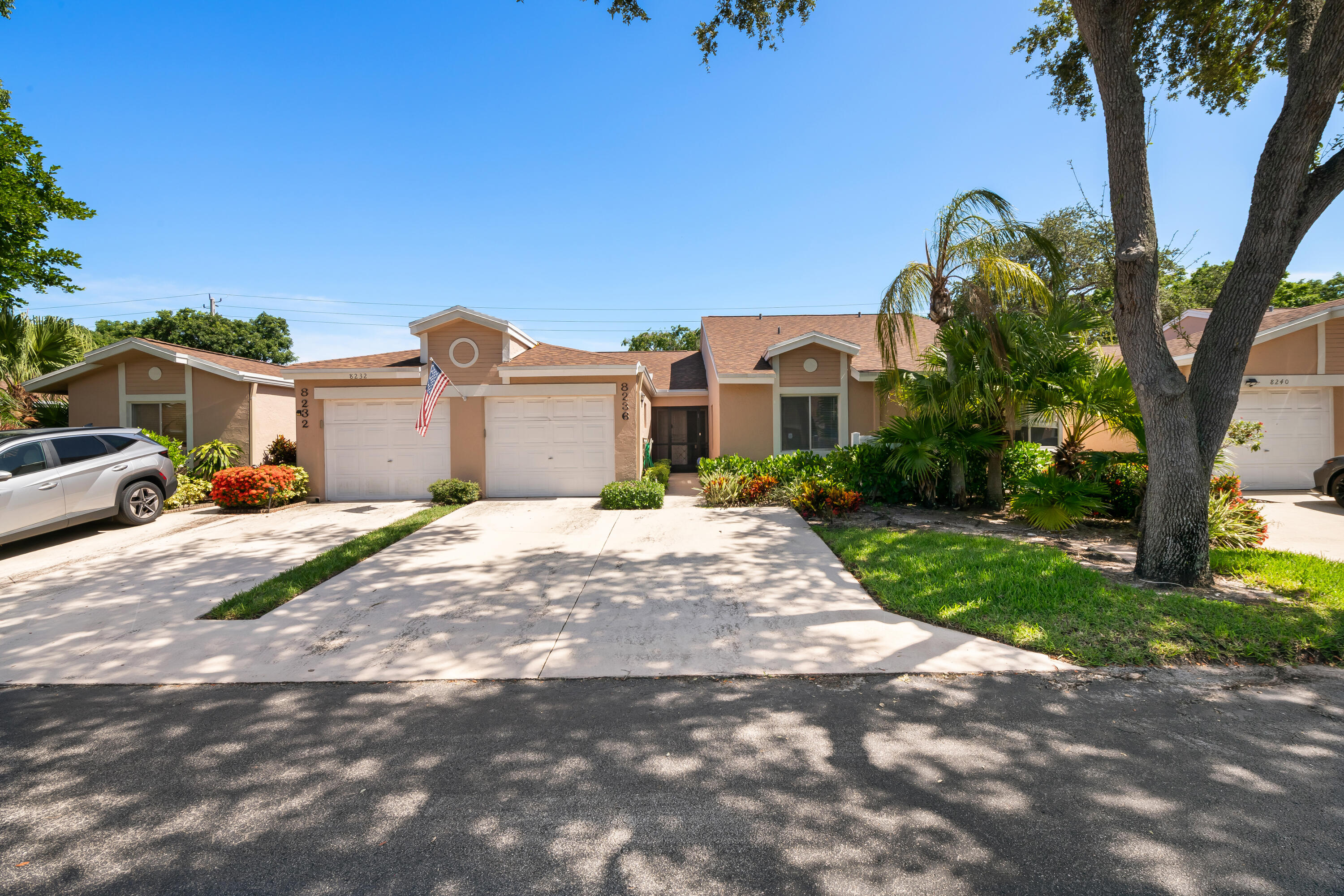 8236 Summerbreeze Lane Property Photo 1