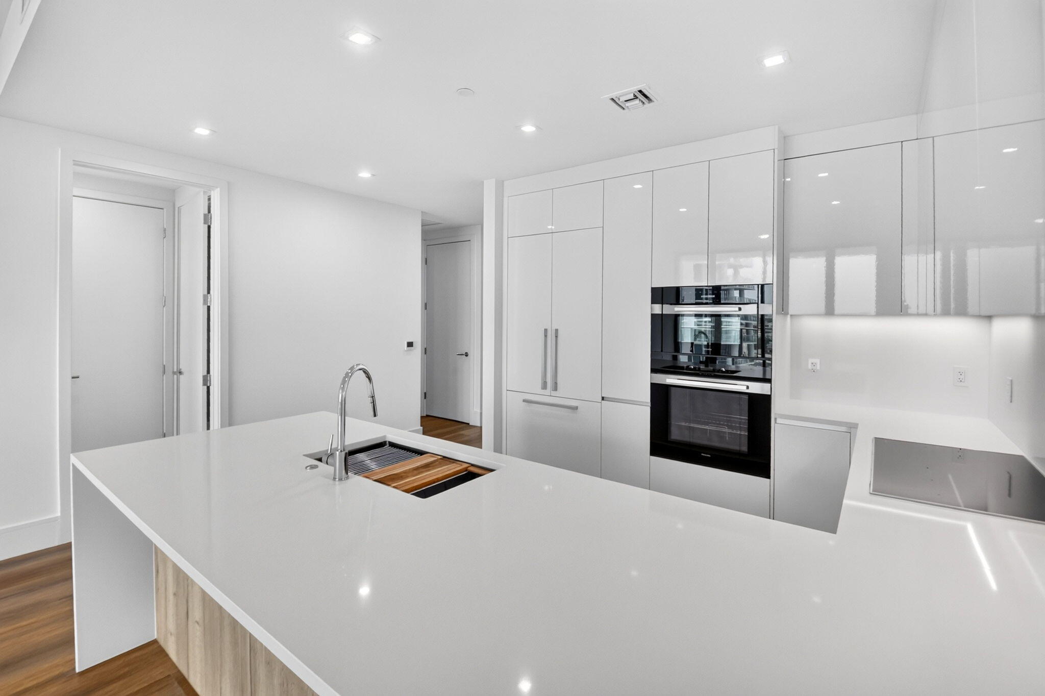 220 Lake Shore Drive 1511 Property Photo 13