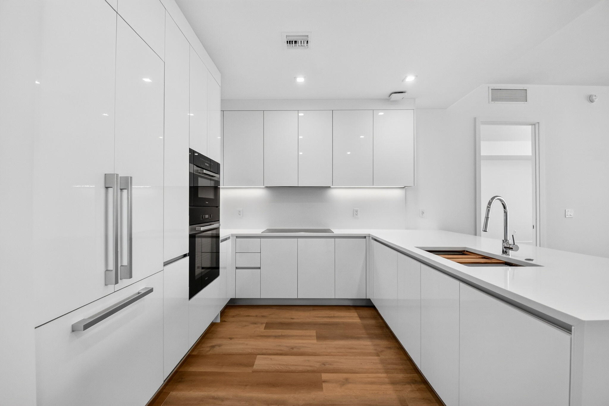 220 Lake Shore Drive 1511 Property Photo 15