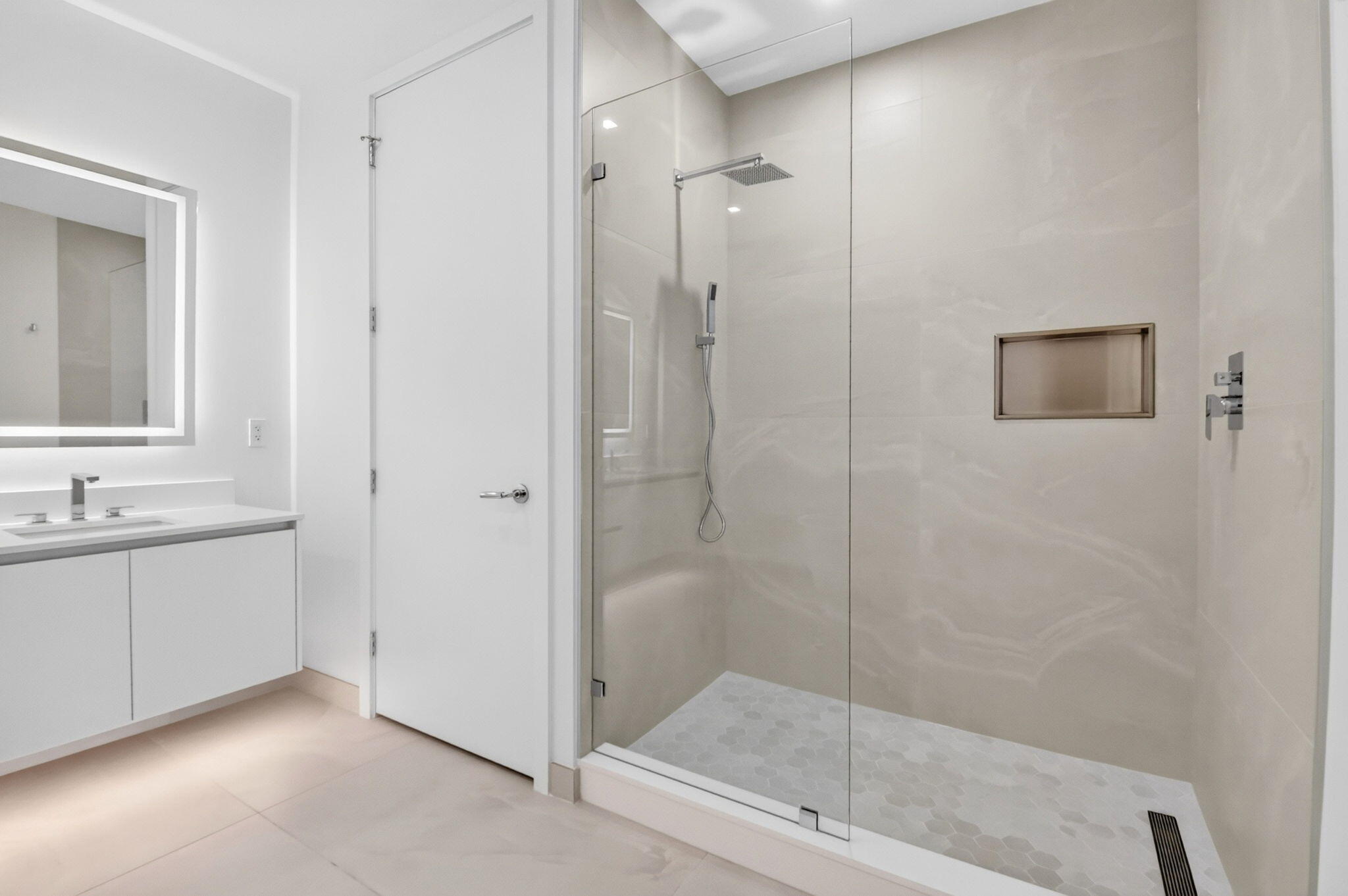 220 Lake Shore Drive 1511 Property Photo 31
