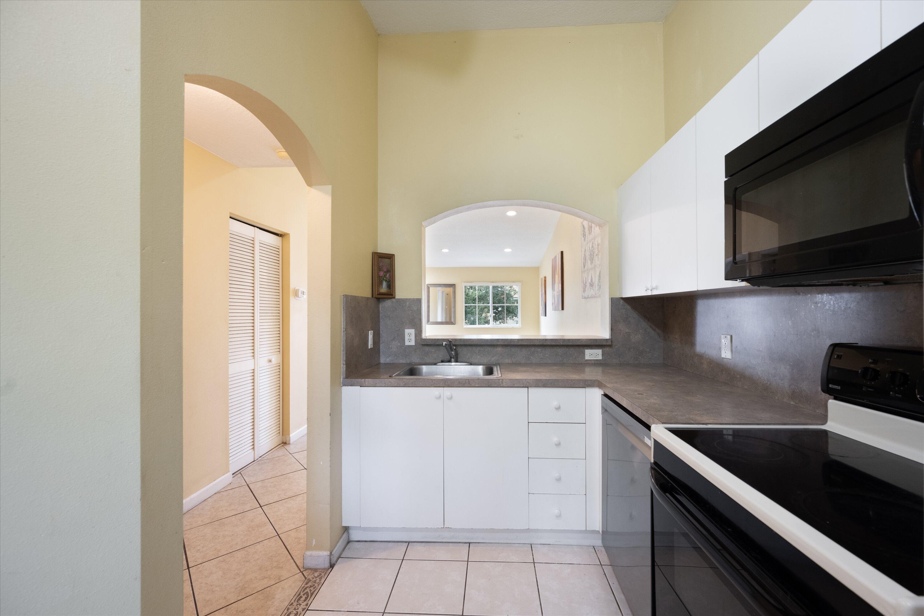 3504 Briar Bay Boulevard 202 Property Photo 8