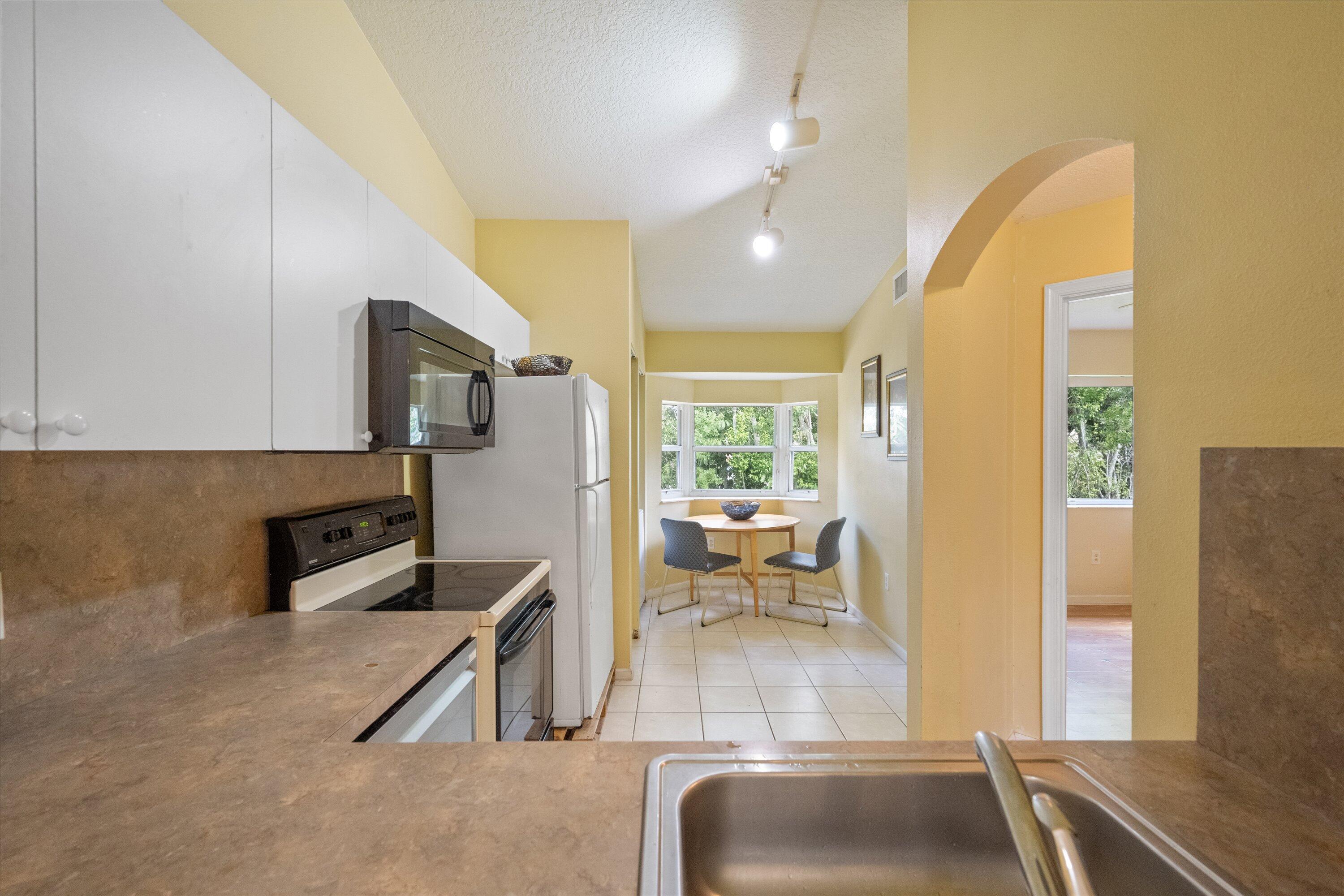 3504 Briar Bay Boulevard 202 Property Photo 9