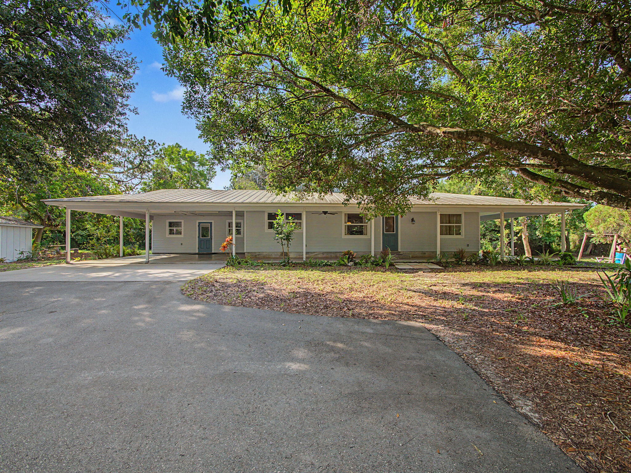 5625 Se Ault Avenue Property Photo 4