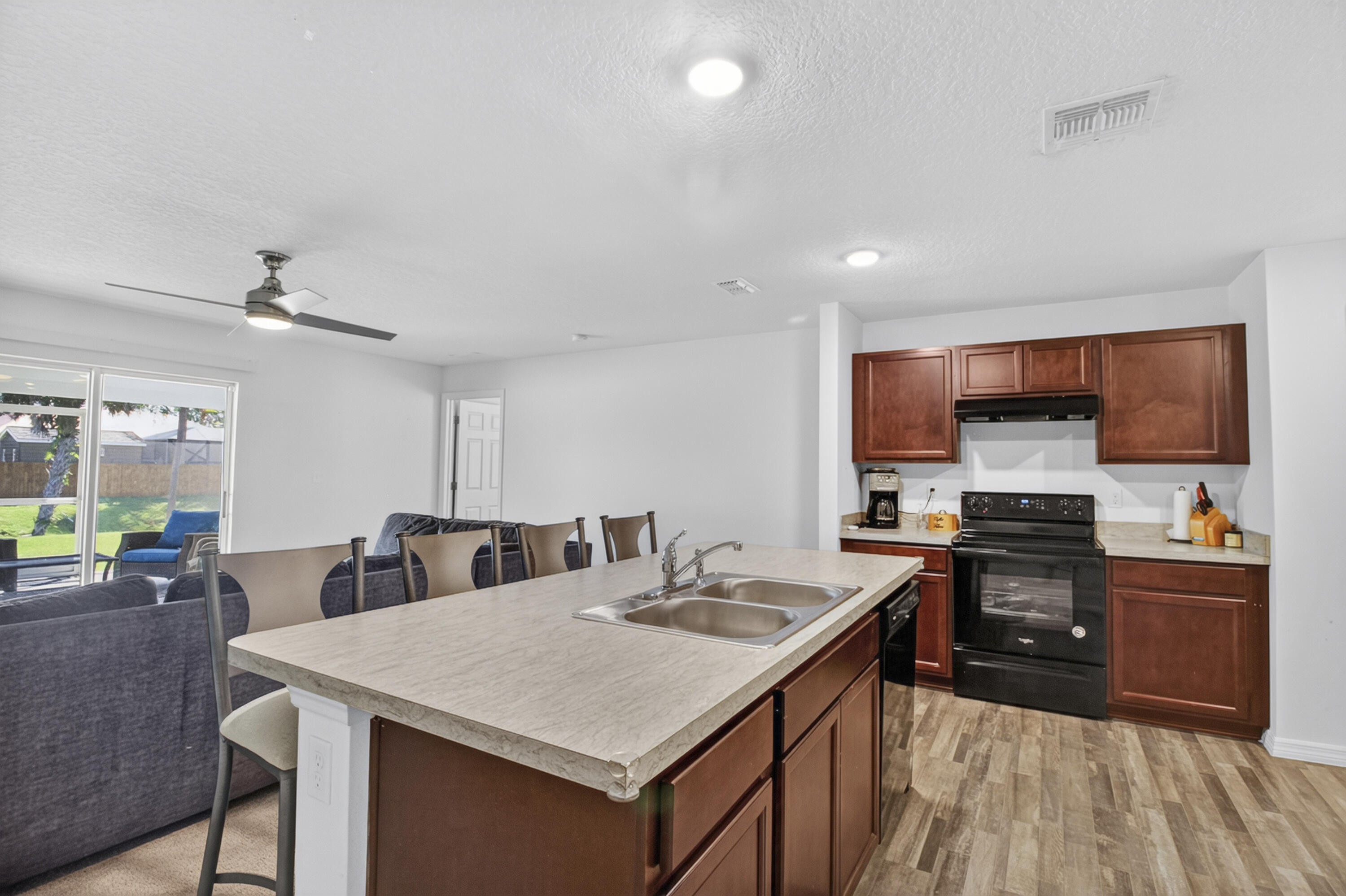 2033 Sw Leafy Road Property Photo 19
