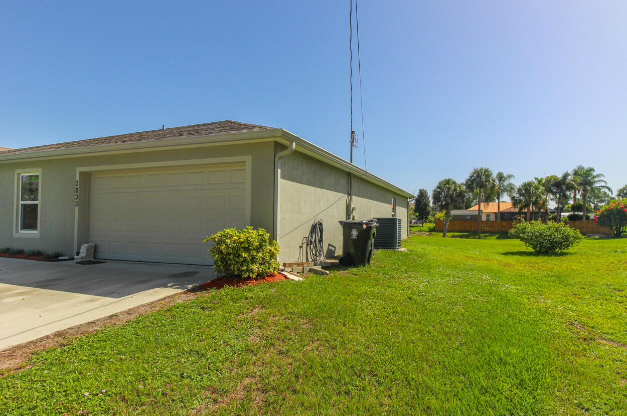 2033 Sw Leafy Road Property Photo 33