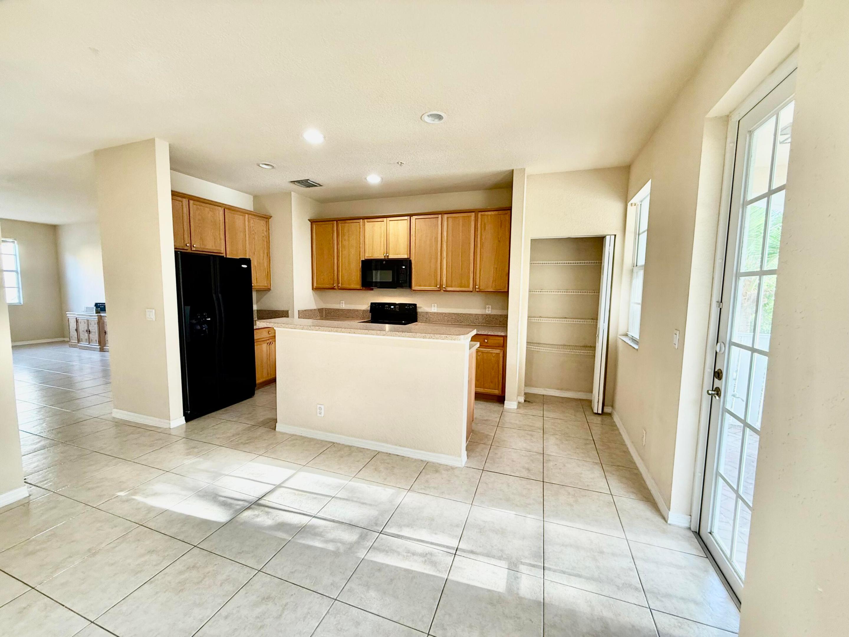 335 E Thatch Palm Circle 104 Property Photo 10