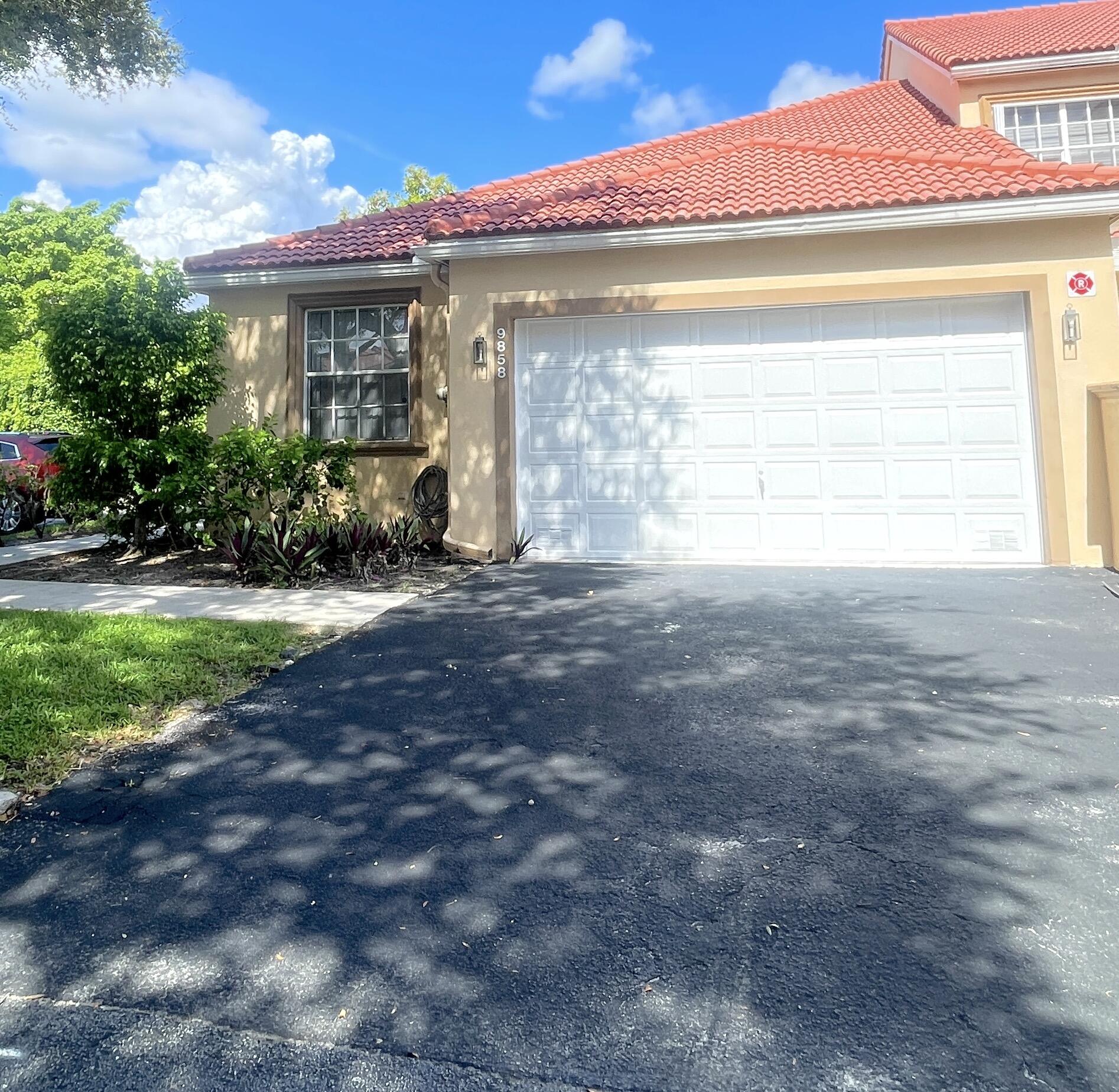 9858 Royal Palm Boulevard 3-14 Property Photo 2