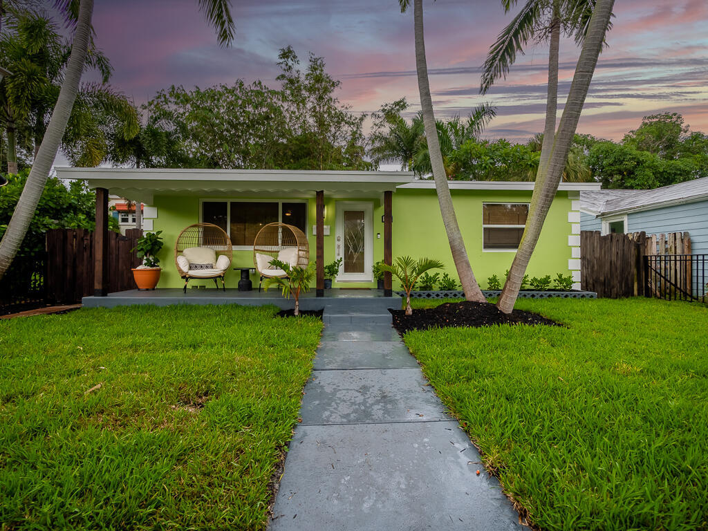 418 N Palmway Property Photo 3