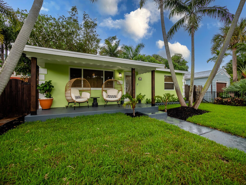 418 N Palmway Property Photo 4