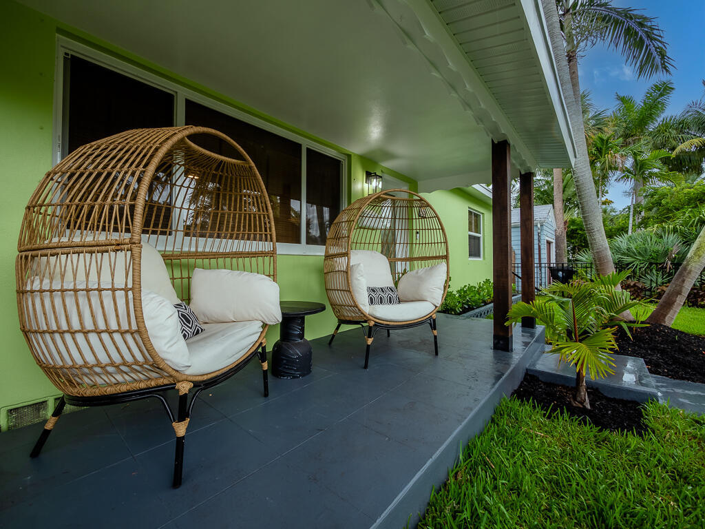 418 N Palmway Property Photo 7