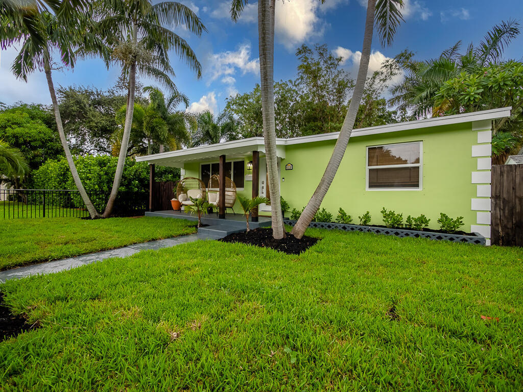 418 N Palmway Property Photo 8