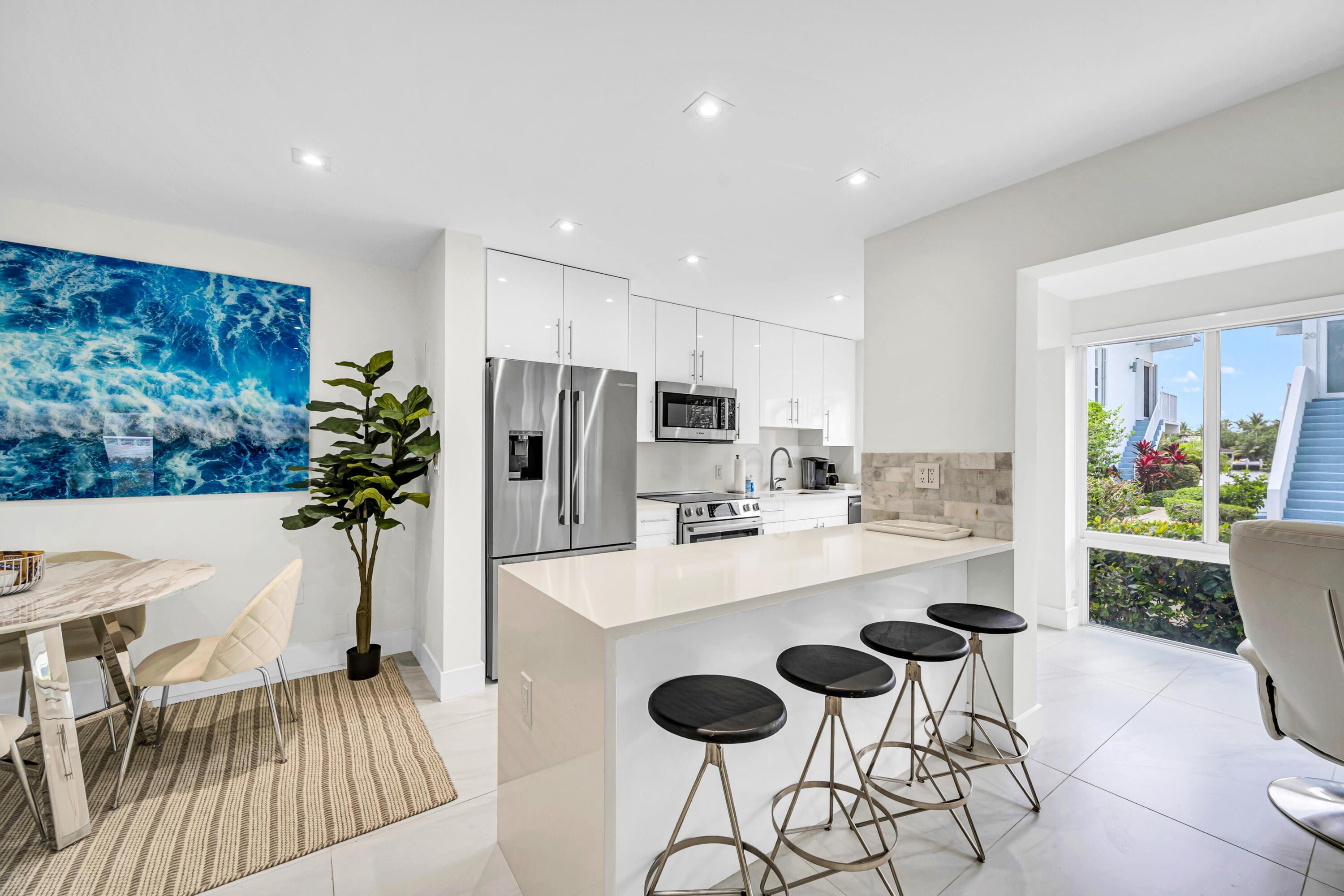 425 Bayshore Drive 15 Property Photo 4