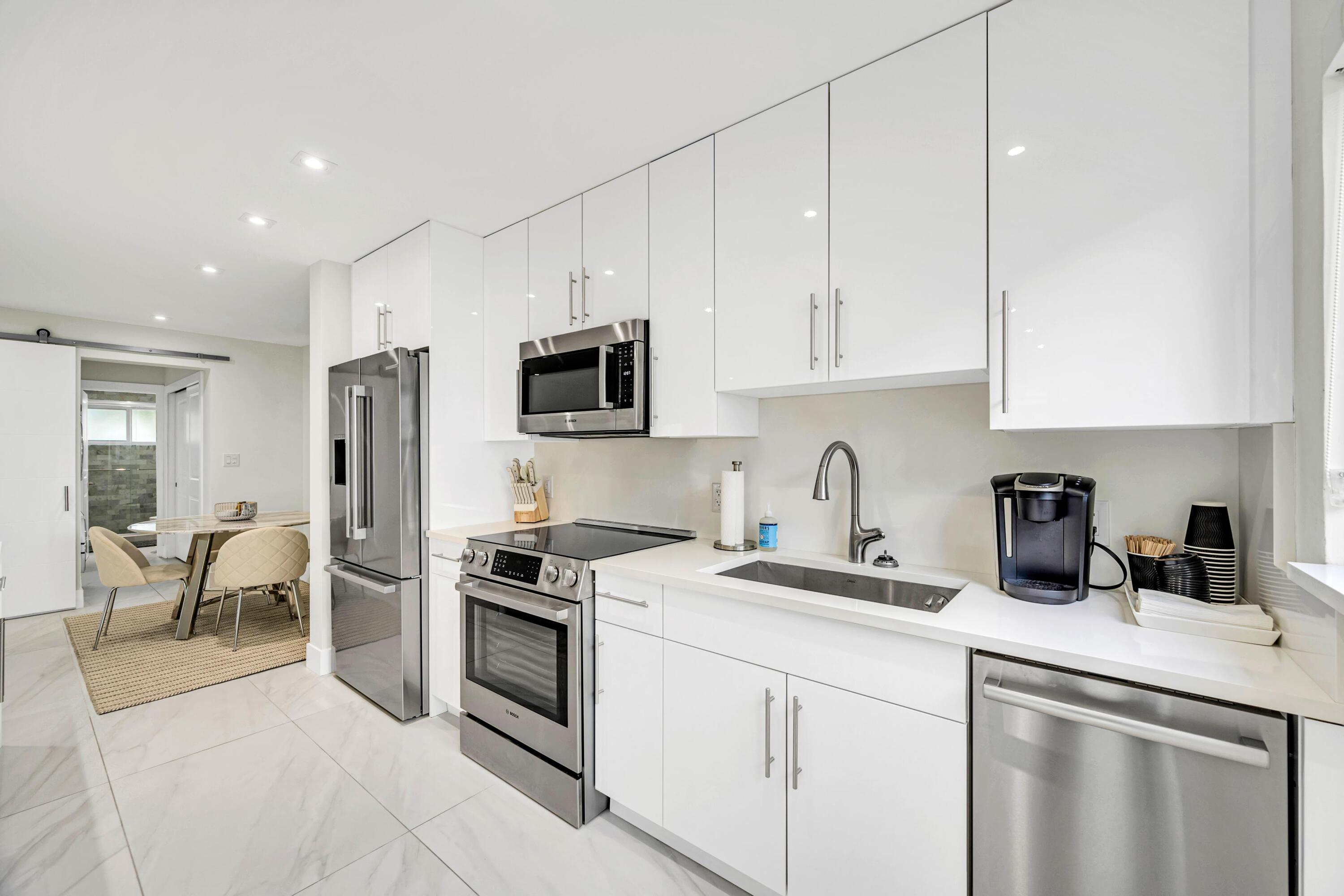 425 Bayshore Drive 15 Property Photo 6