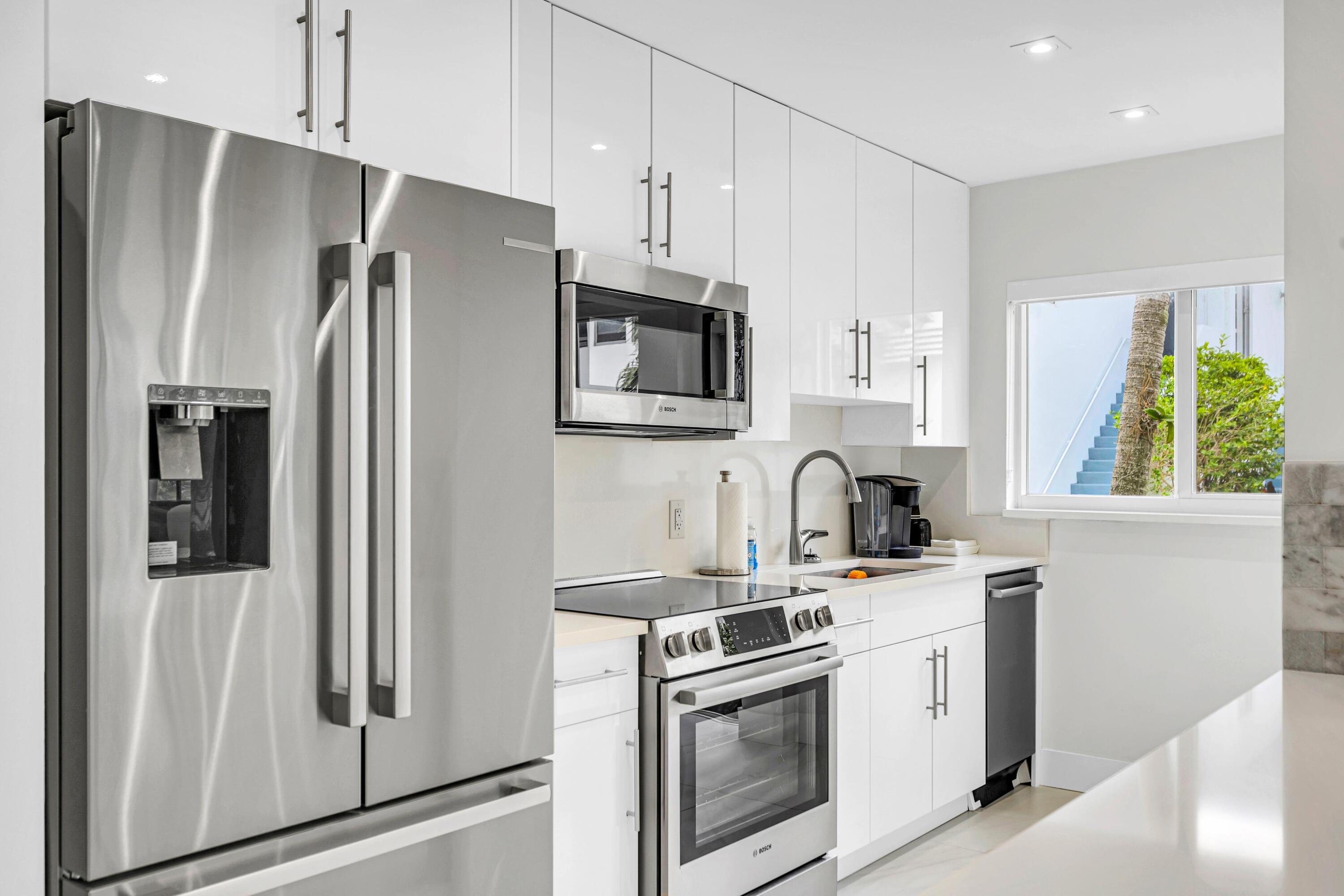 425 Bayshore Drive 15 Property Photo 8