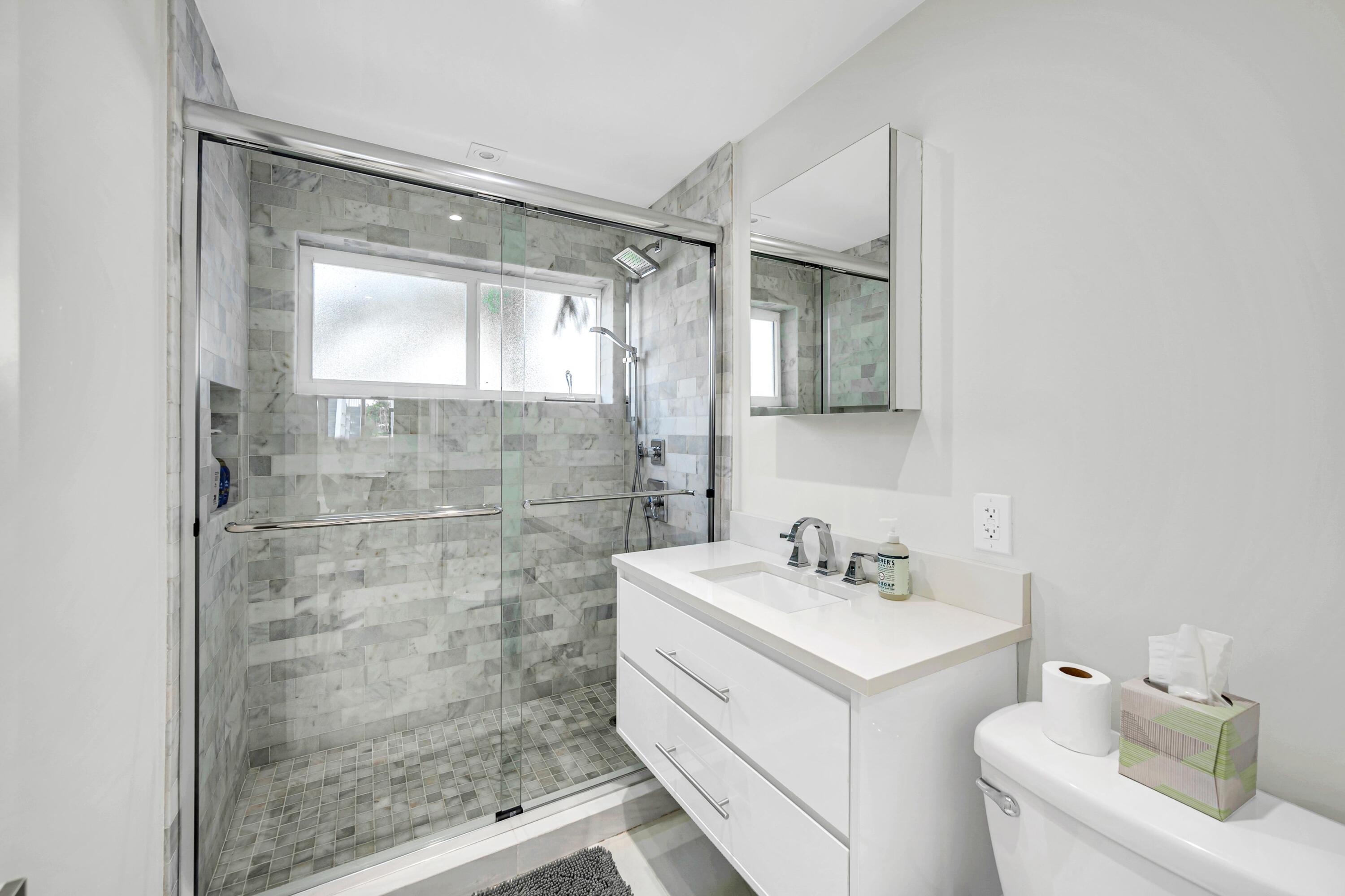 425 Bayshore Drive 15 Property Photo 13