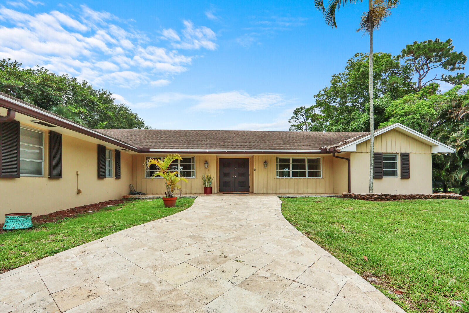 4529 Square Lake Drive Property Photo 1
