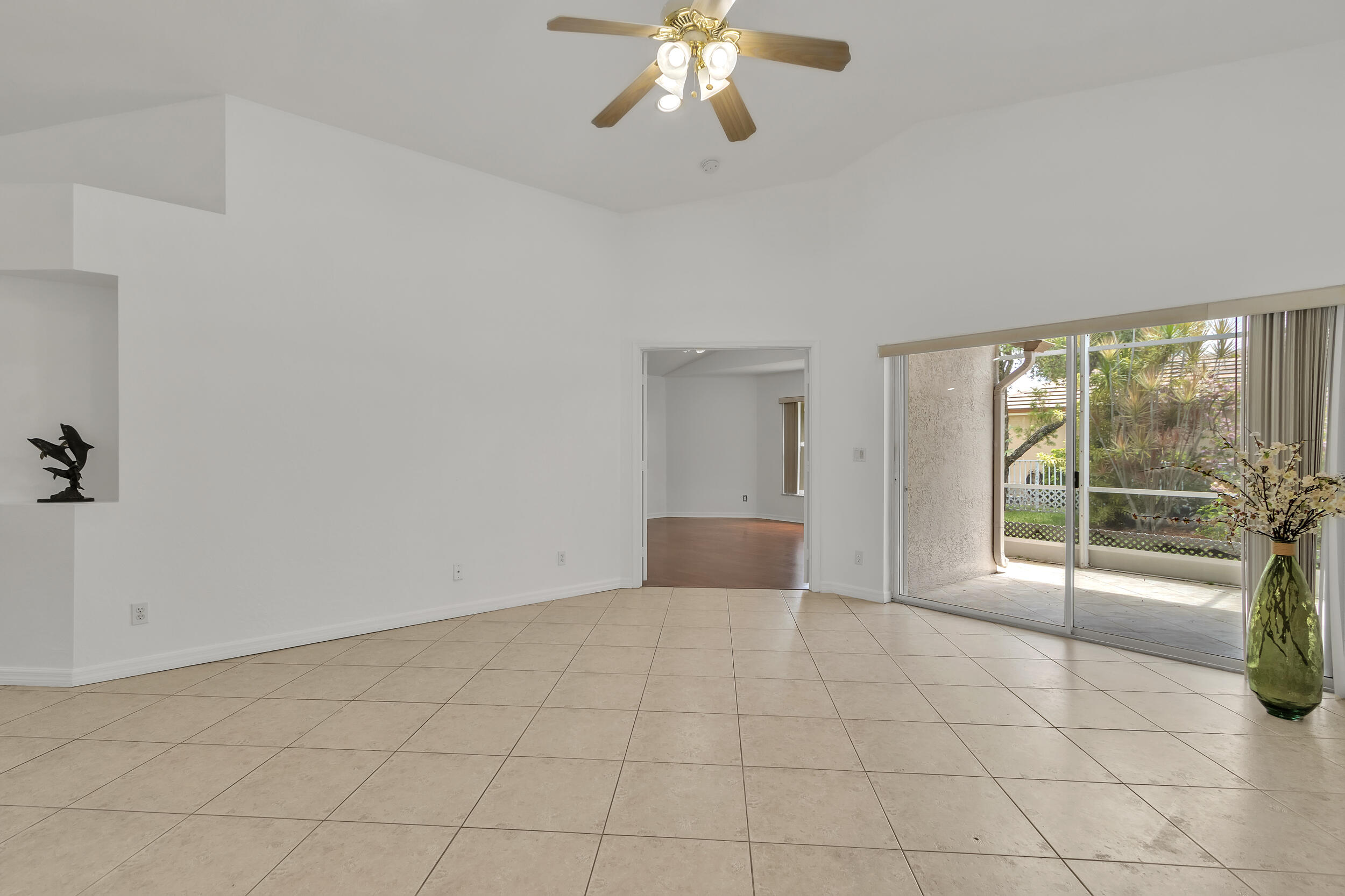 8046 Florenza Drive Property Photo 7