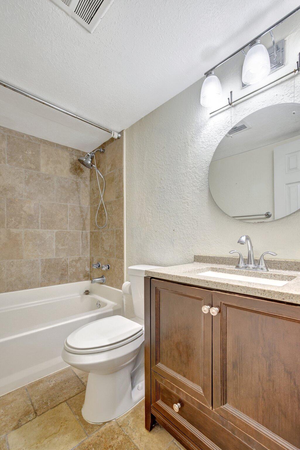2400 Ne 33rd Avenue 211 Property Photo 26