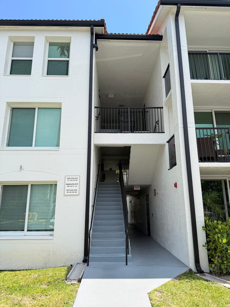 317 Villa Circle 317 Property Photo 4