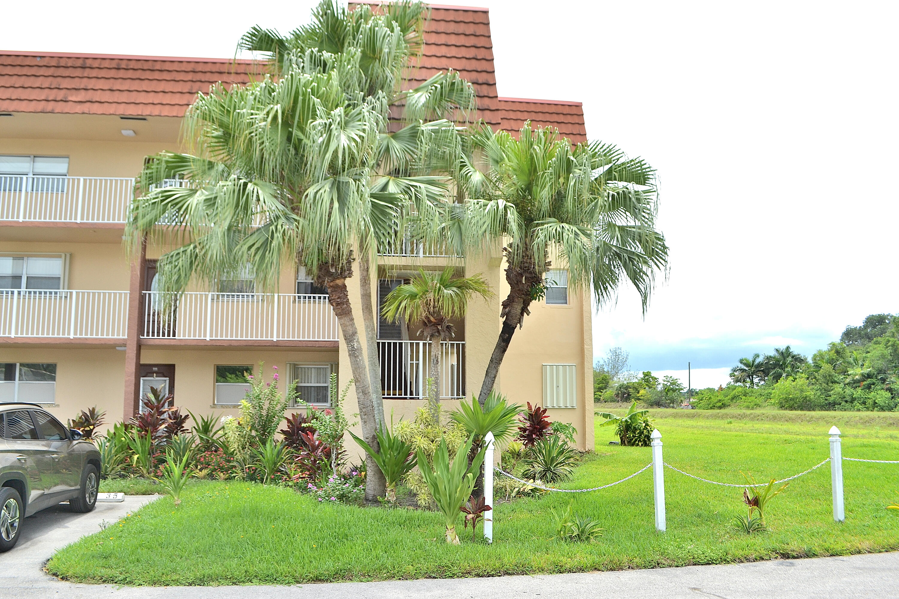 8841 Sunrise Lakes Boulevard 112