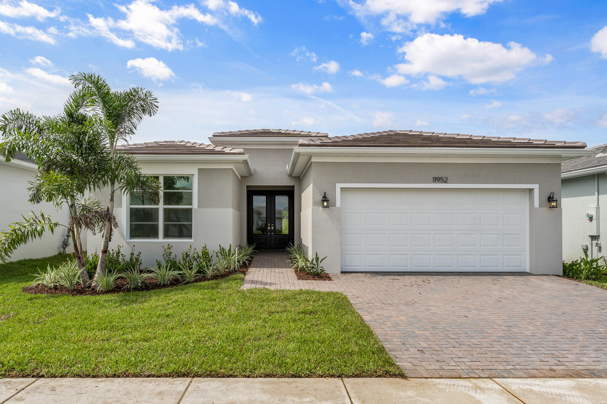 11952 Sw Pantone Street Property Photo 1