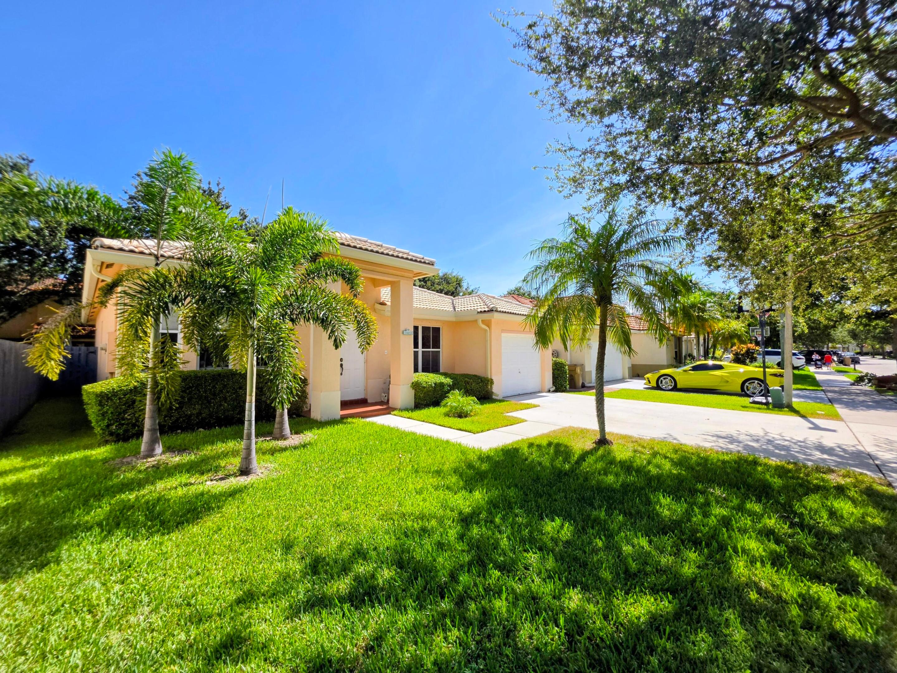 14013 N Cypress Cove Circle Property Photo 1
