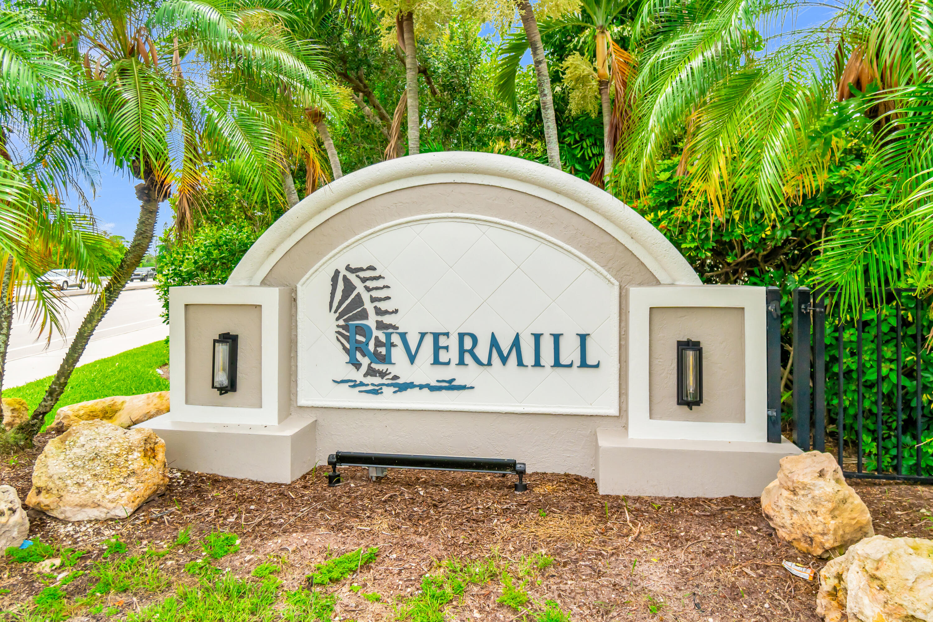 6724 Country Winds Cove Property Photo 1
