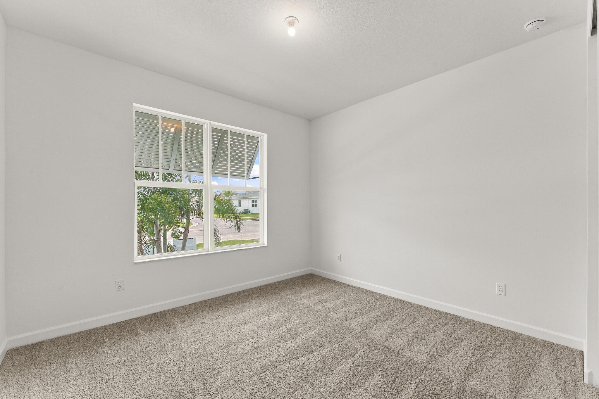11960 Sw Pantone Street Property Photo 9