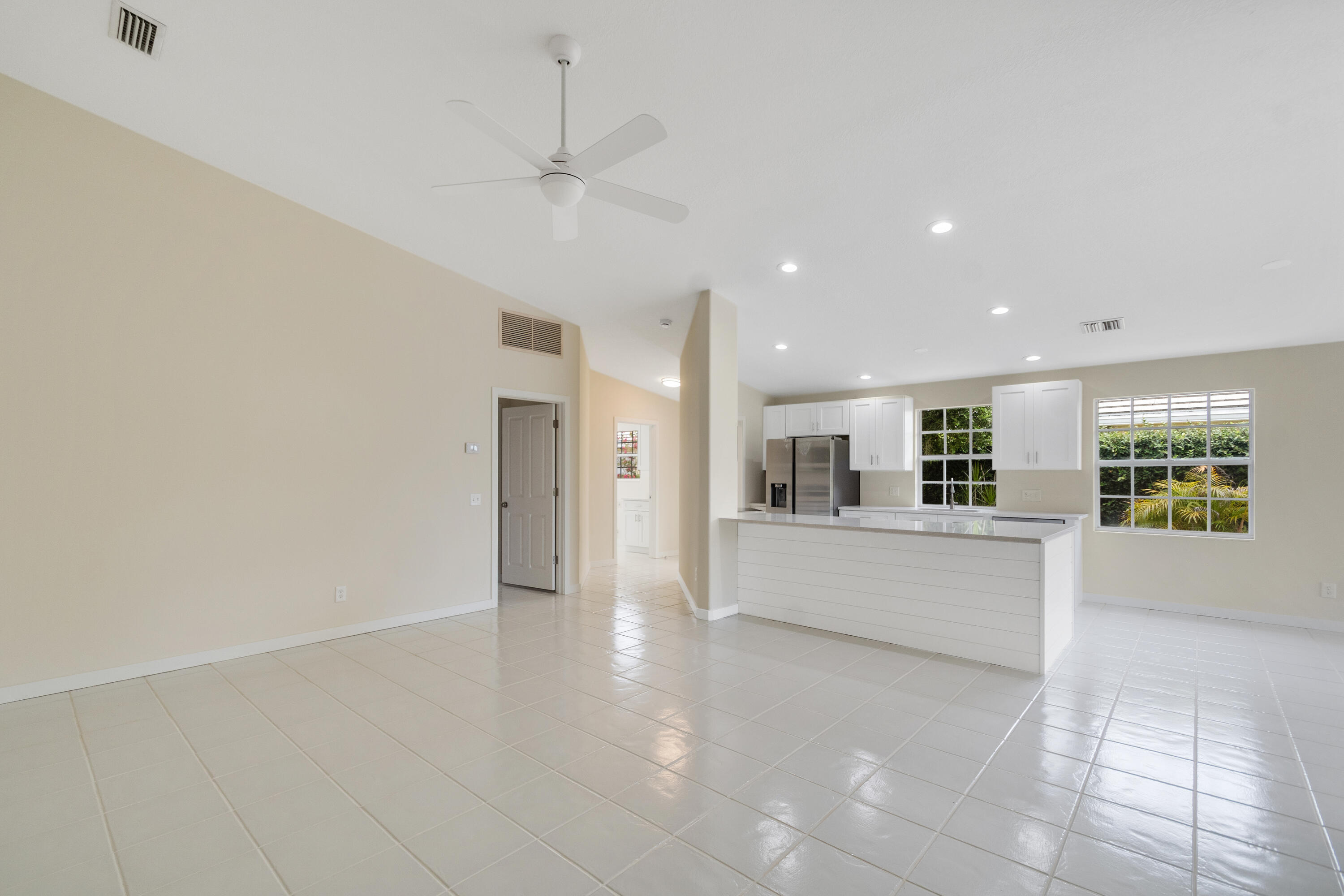 1256 Nw Bentley Circle B Property Photo 9