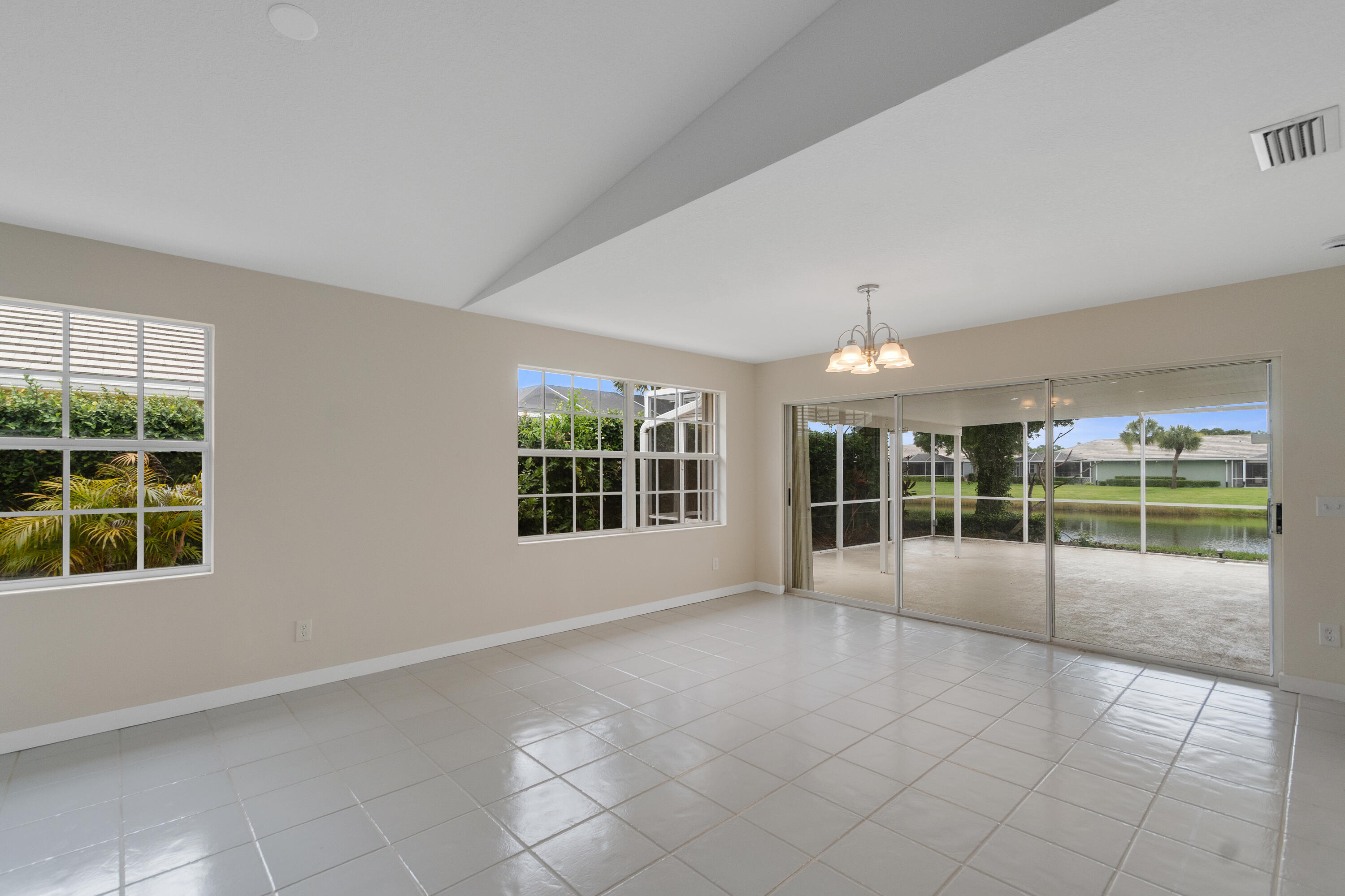 1256 Nw Bentley Circle B Property Photo 12