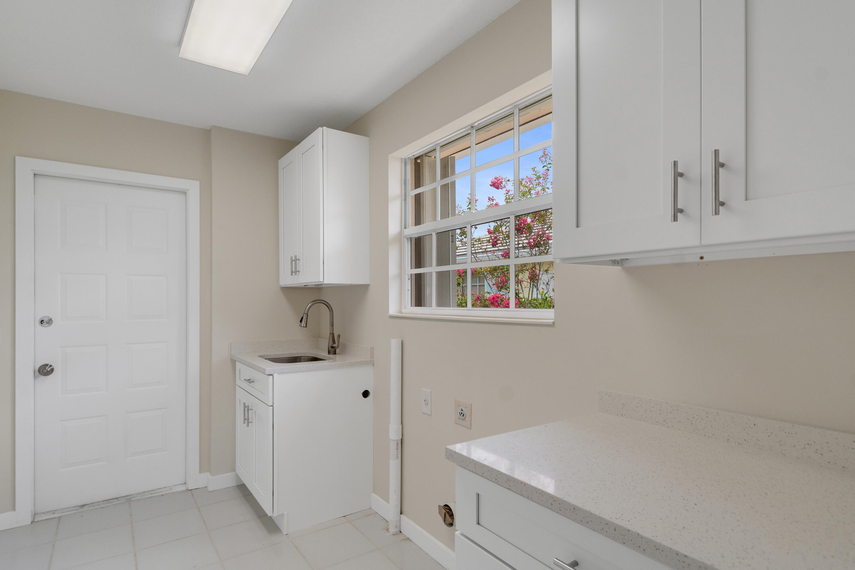 1256 Nw Bentley Circle B Property Photo 18