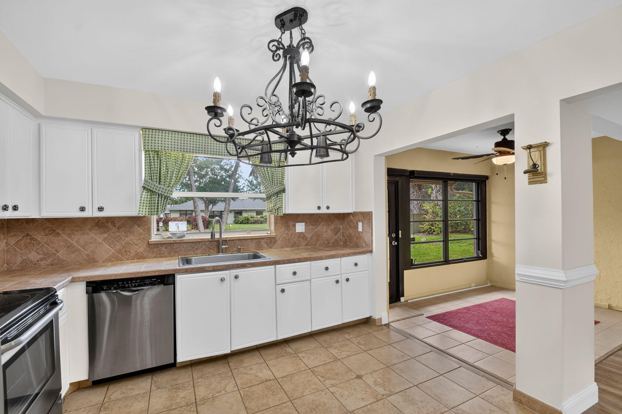 9930 Frangipani Tree Way B Property Photo 4
