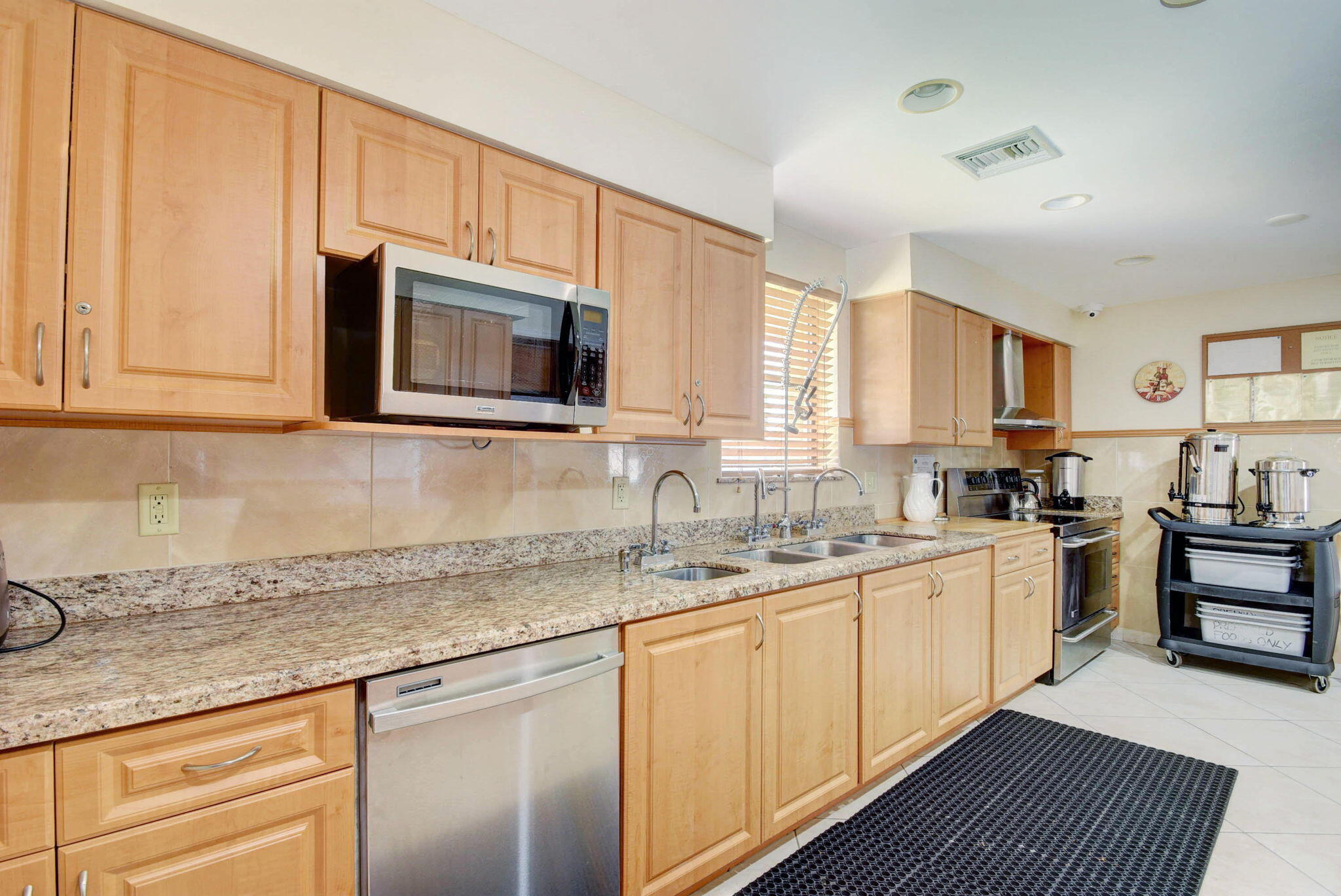 9930 Frangipani Tree Way B Property Photo 47