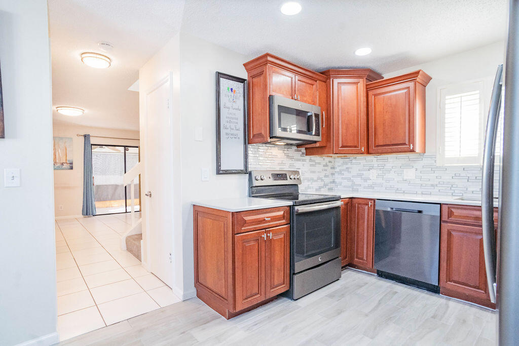 950 S Kanner Hwy Highway Townhouse 124 Property Photo 11