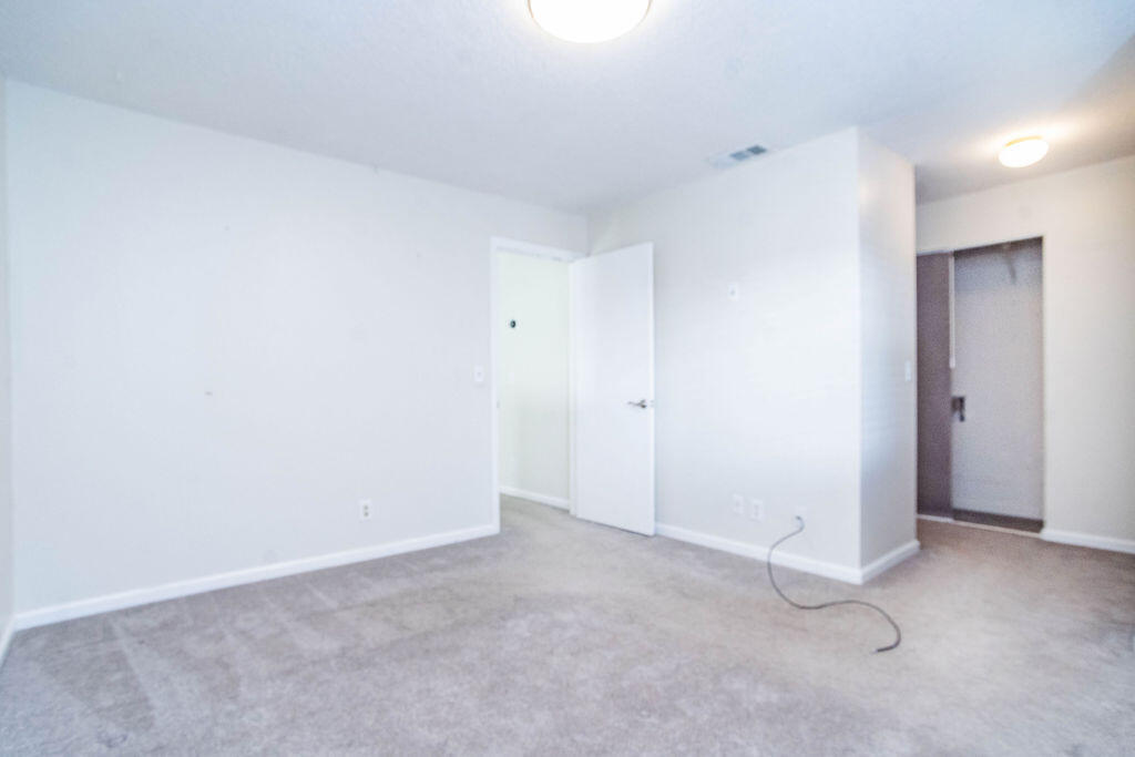 950 S Kanner Hwy Highway Townhouse 124 Property Photo 17