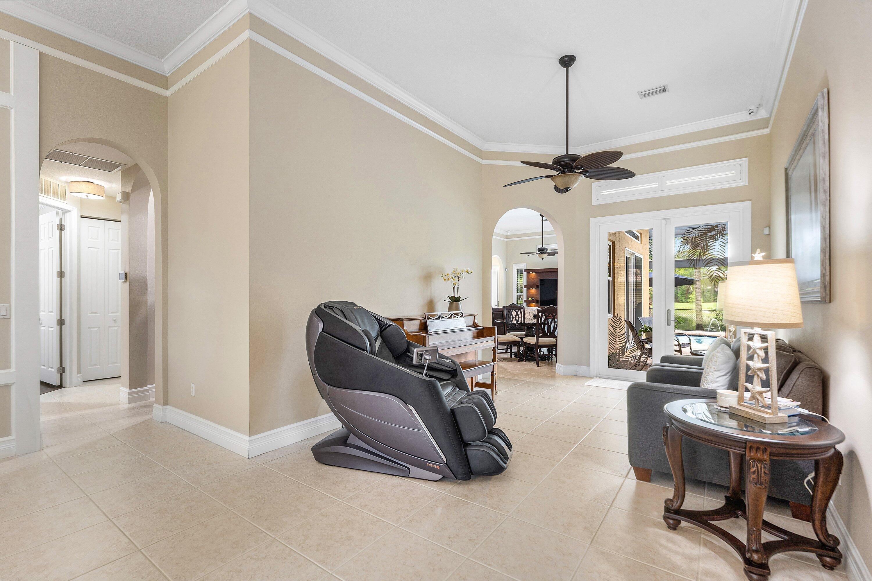 1853 Palisades Drive Property Photo 12