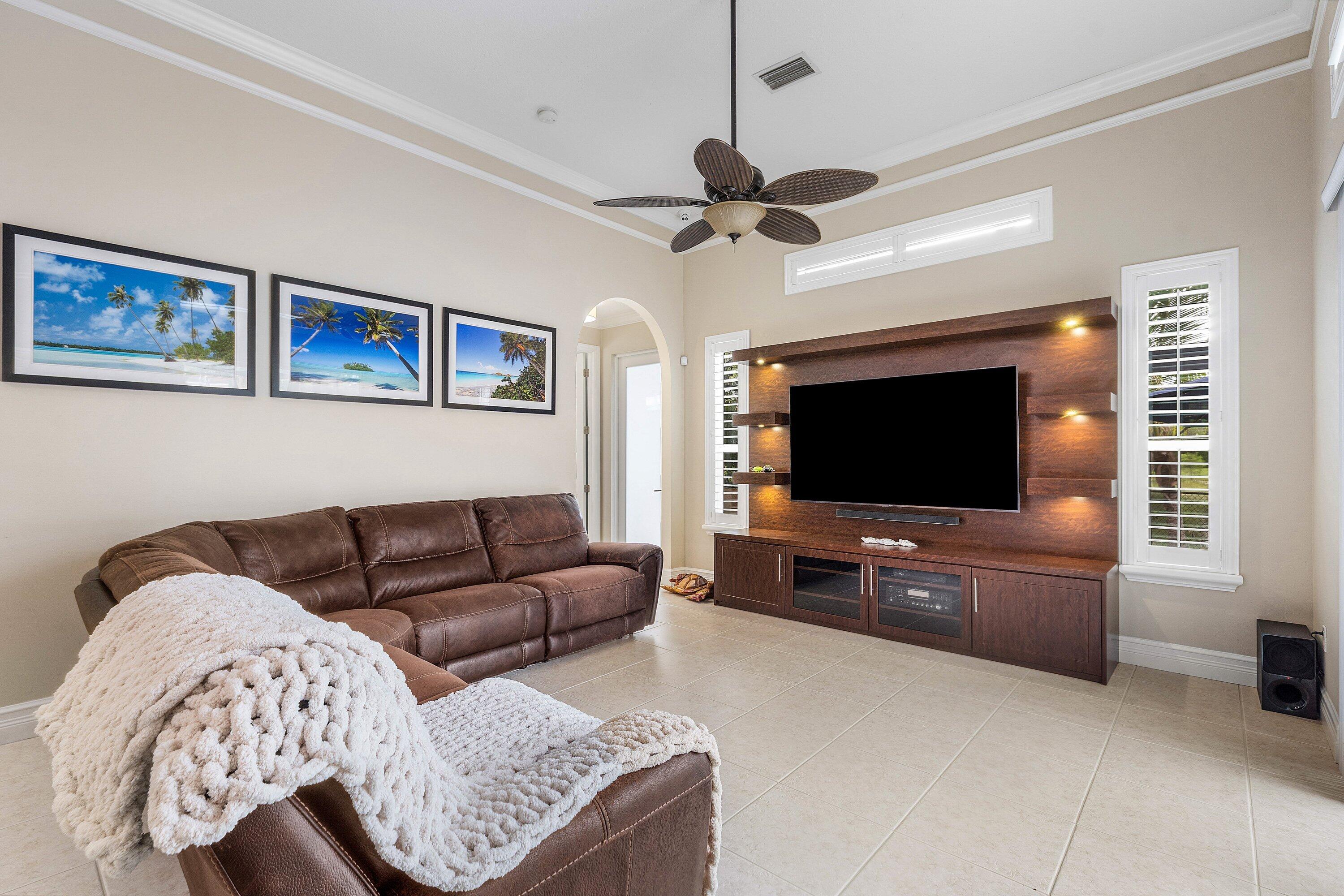 1853 Palisades Drive Property Photo 18