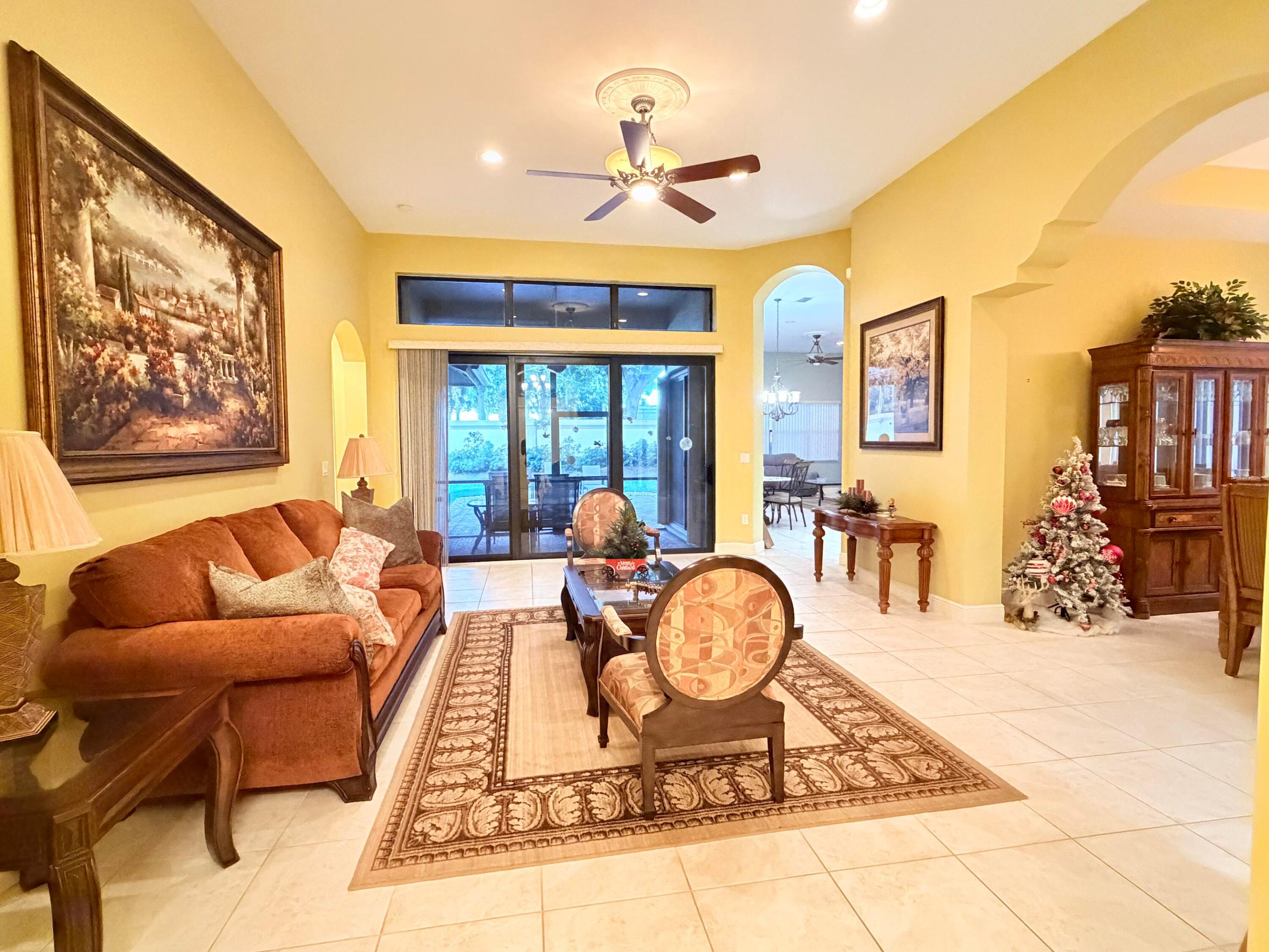 8041 E Via Grande Property Photo 6