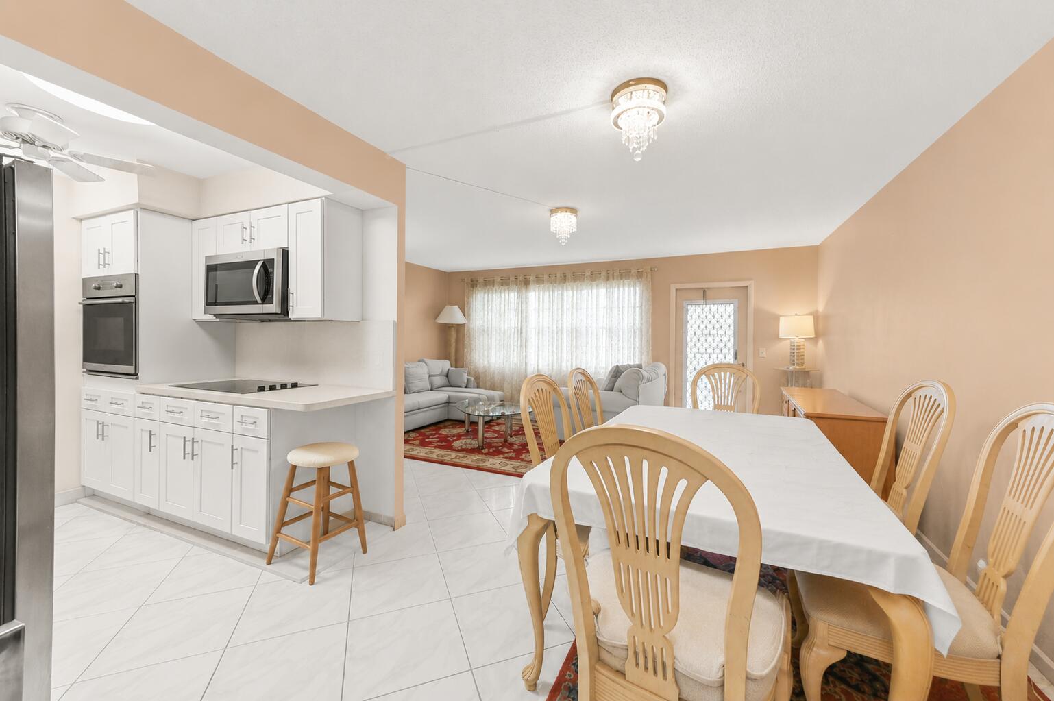 1069 Cornwall D Property Photo 7