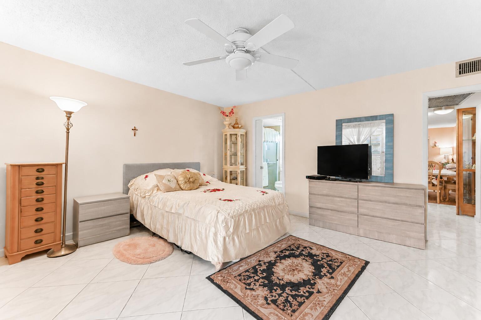 1069 Cornwall D Property Photo 12