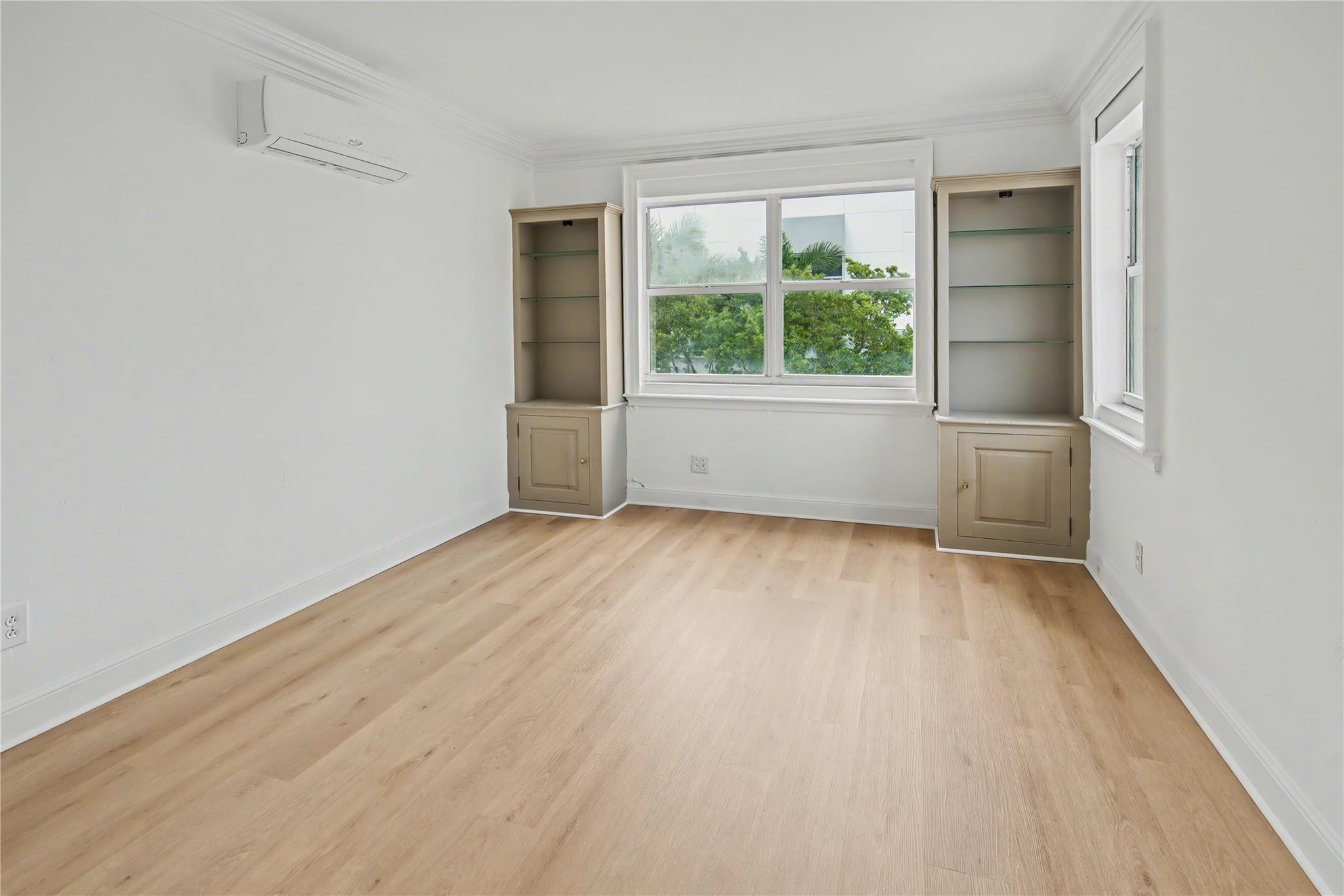 3000 Riomar Street 406 Property Photo 7
