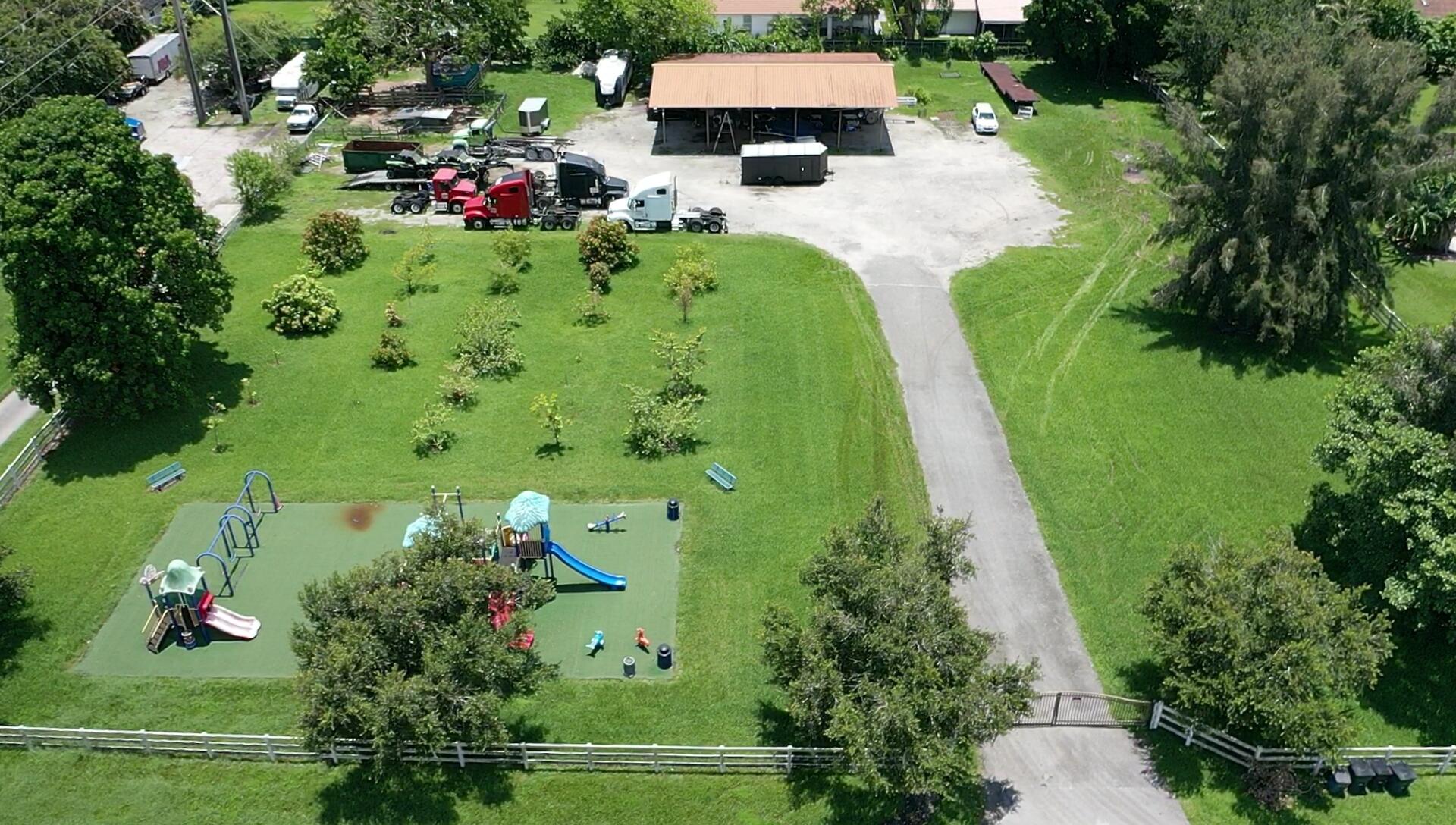 15730 Sw 56th Street Property Photo 2