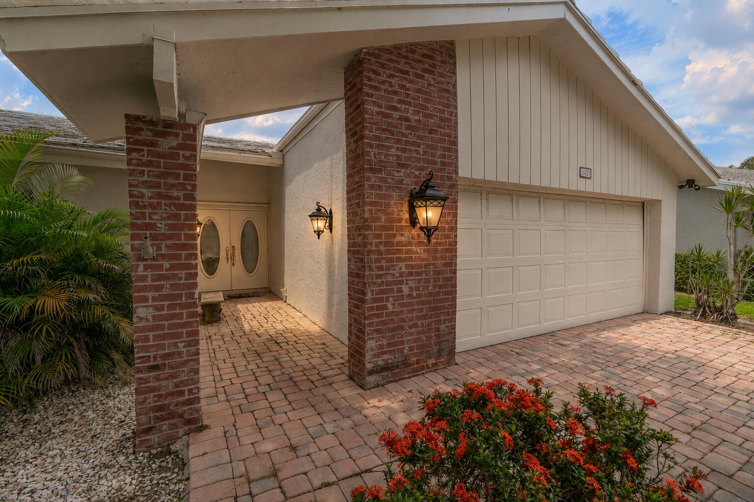 5557 N Cameo Drive N Property Photo 7