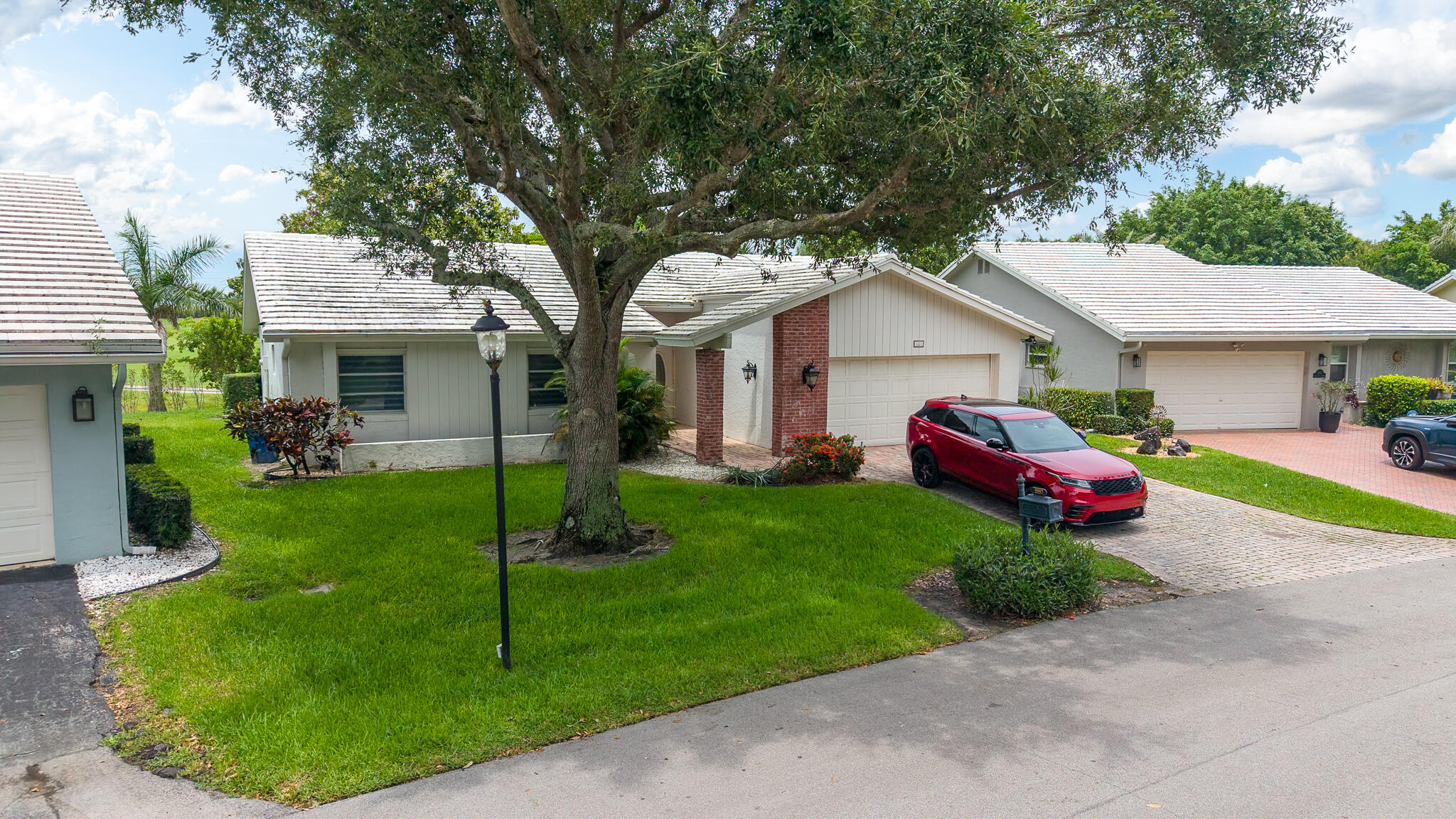 5557 N Cameo Drive N Property Photo 8