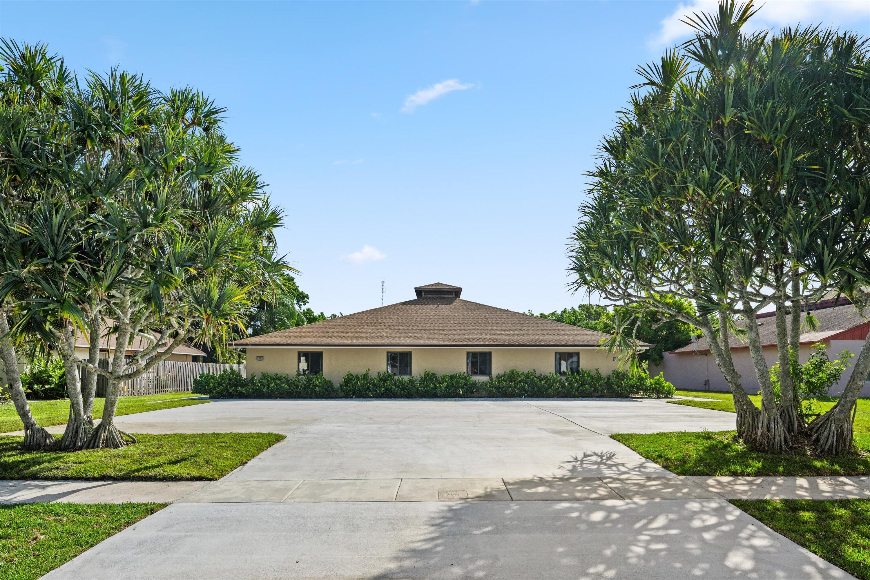 1262 The 12th Fairway Property Photo 1