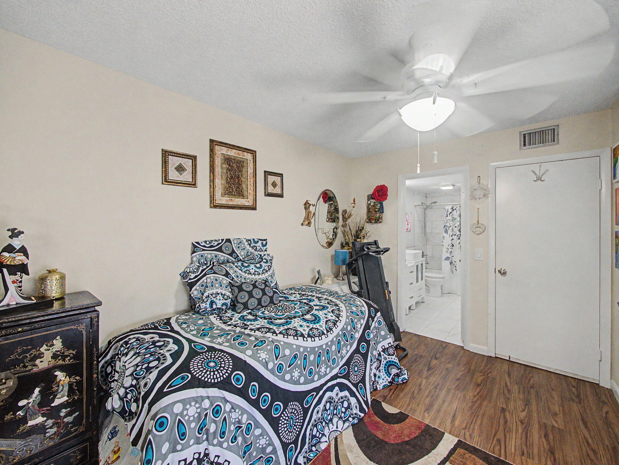 310 Buttonwood Lane B Property Photo 12