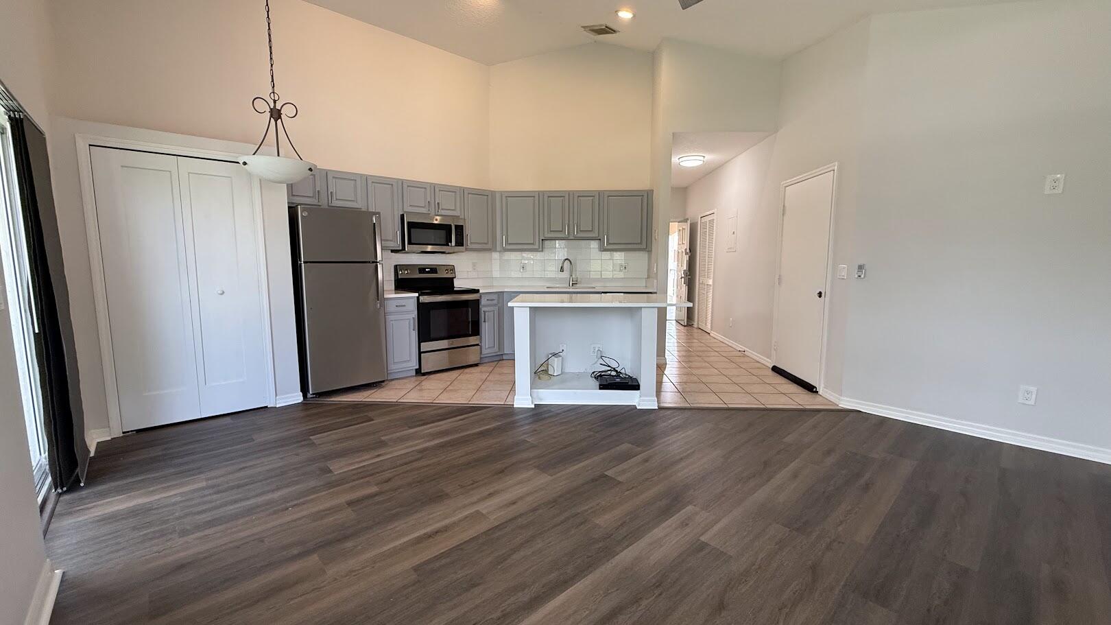 10049 Perfect Drive A Property Photo 4