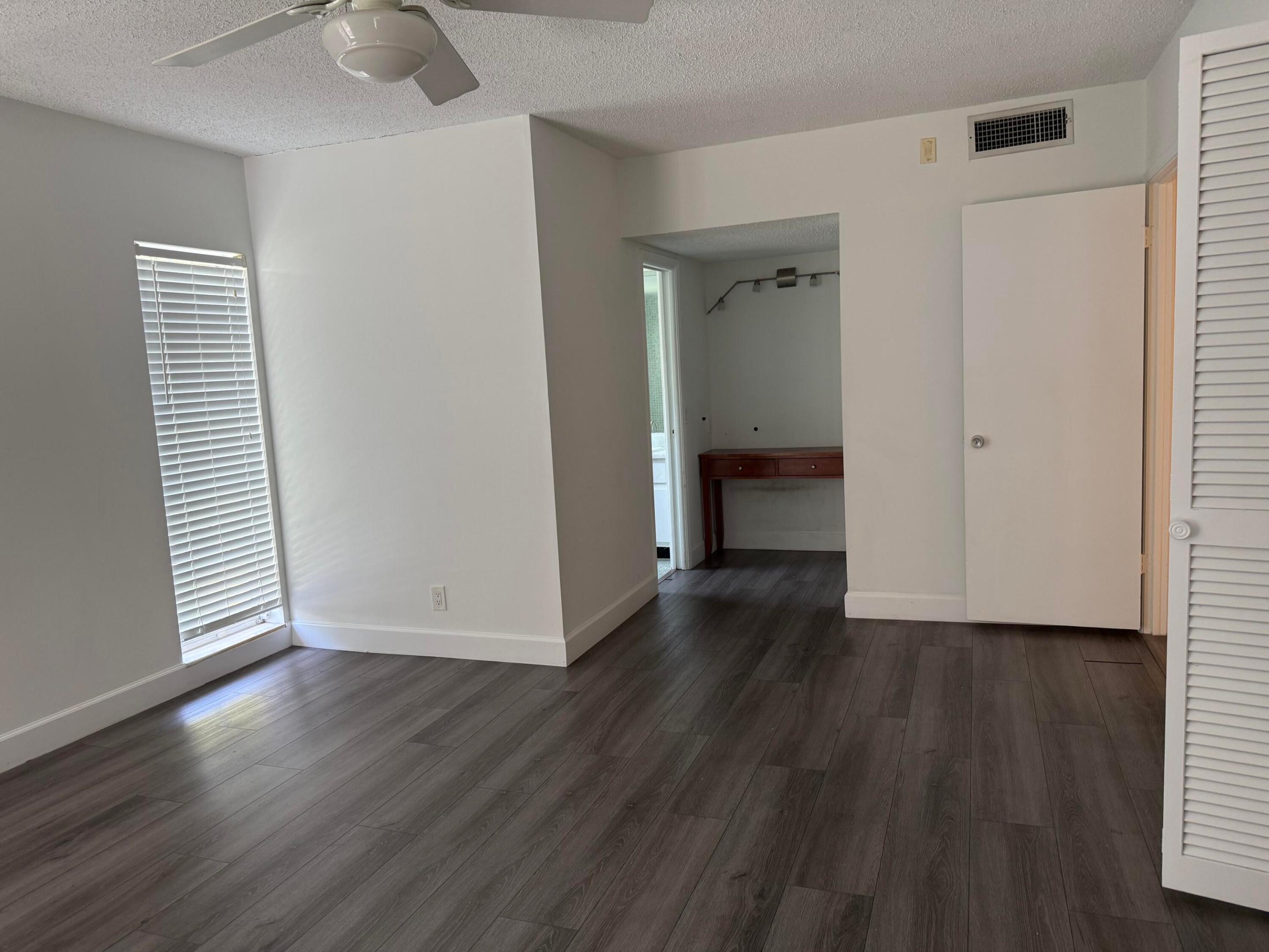 3100 N Palm Aire Drive 410 Property Photo 11
