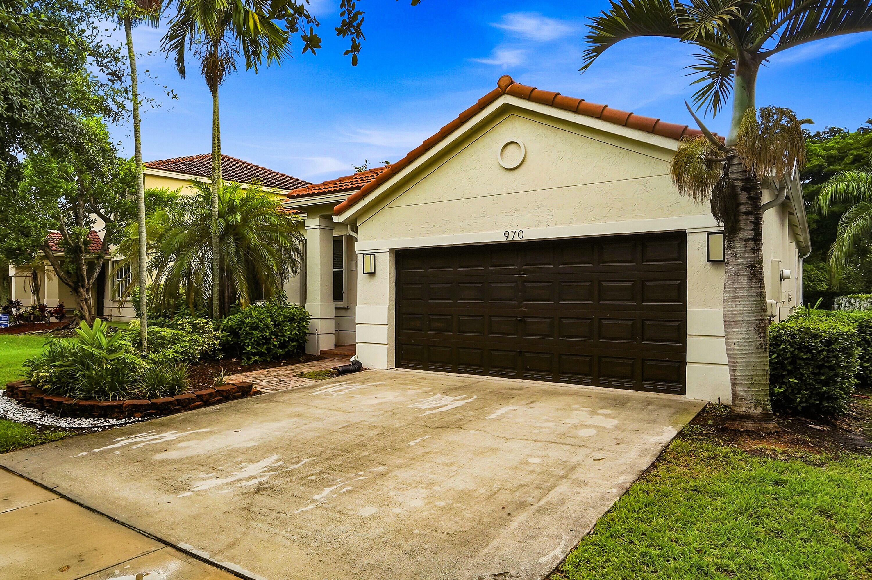 970 Tulip Circle Property Photo 2