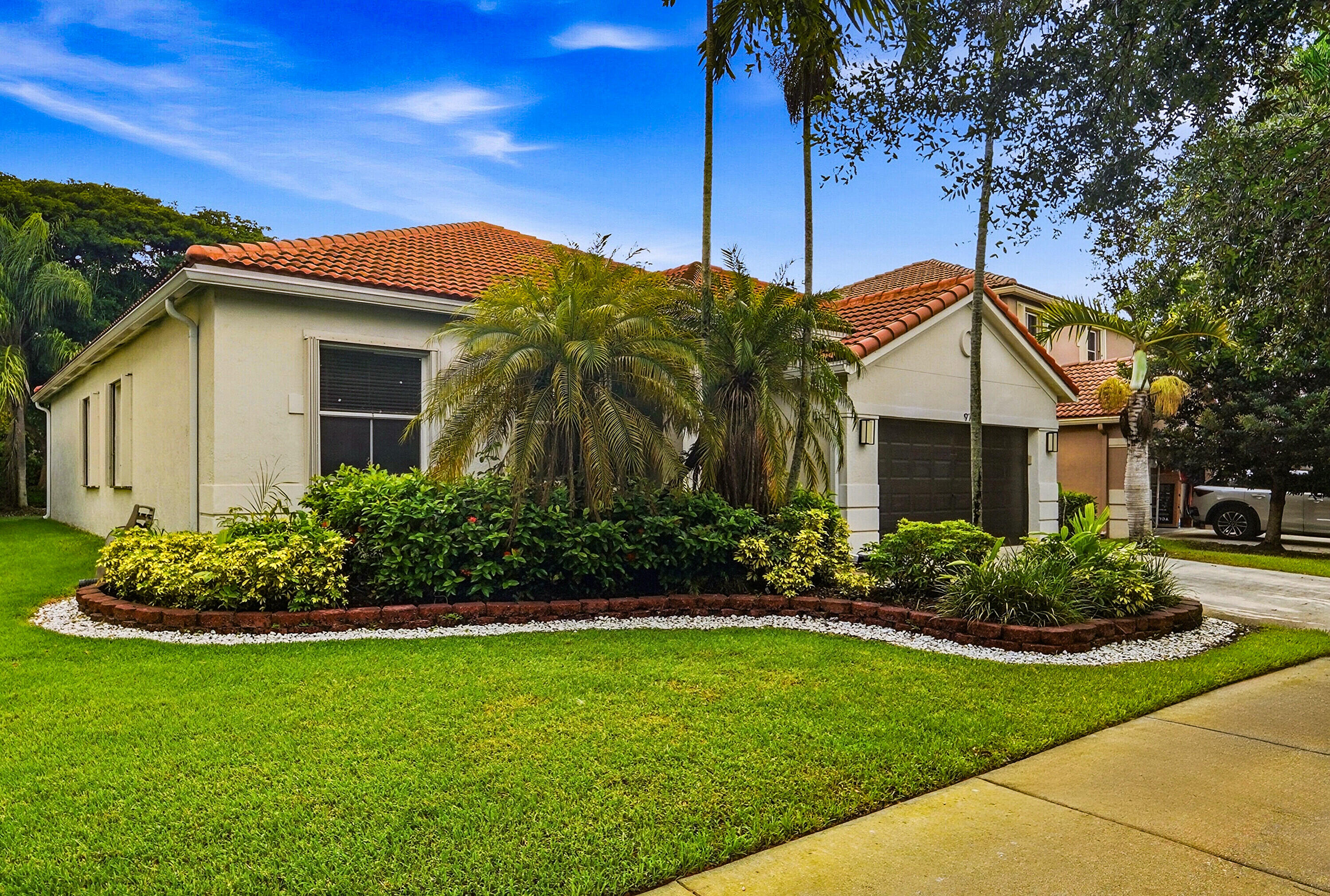 970 Tulip Circle Property Photo 3